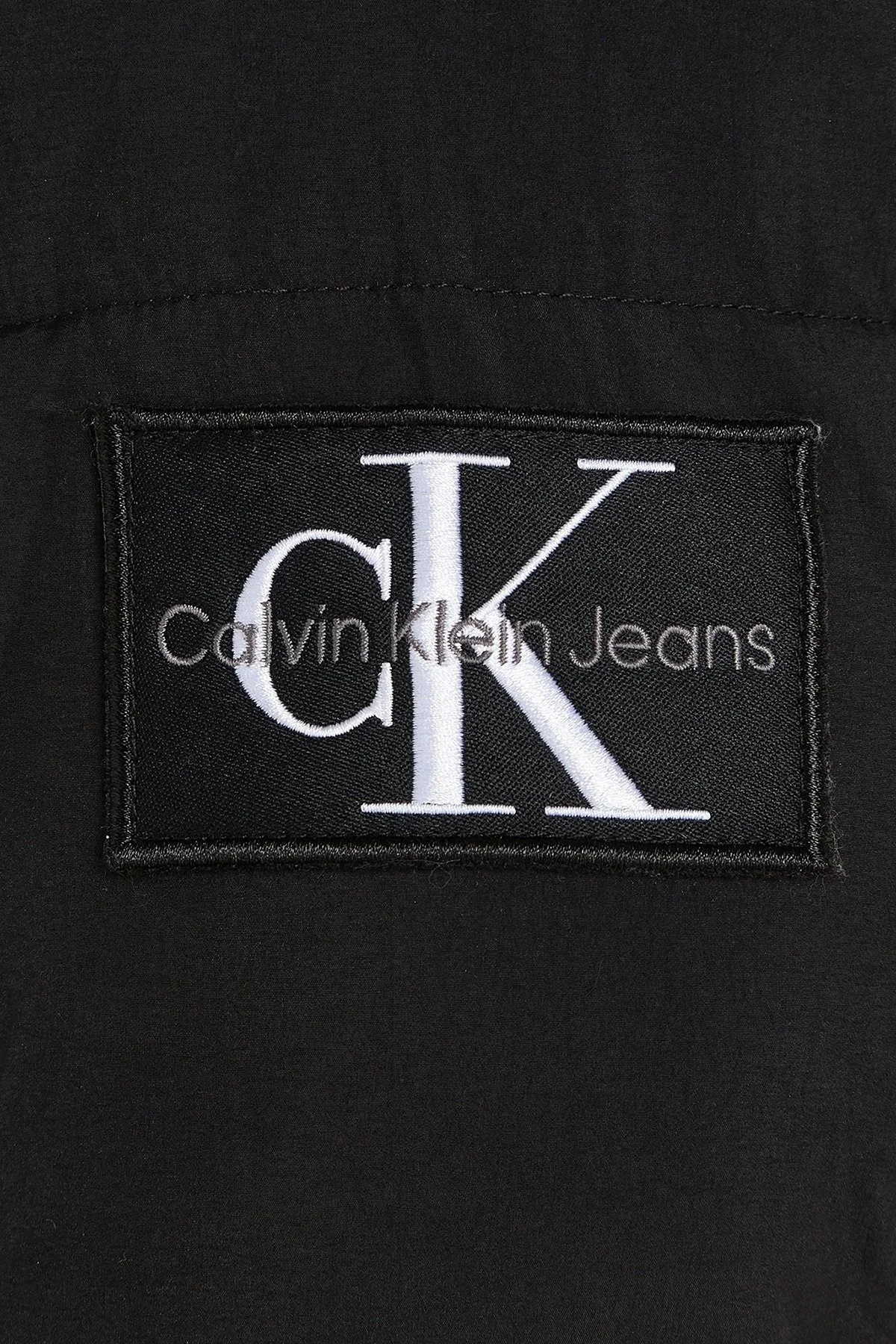 Calvin Klein Renk Bloklu Su Geçirmez Dik Yaka Şişme Erkek Mont J30J323461 YBI BEYAZ-SİYAH - 6