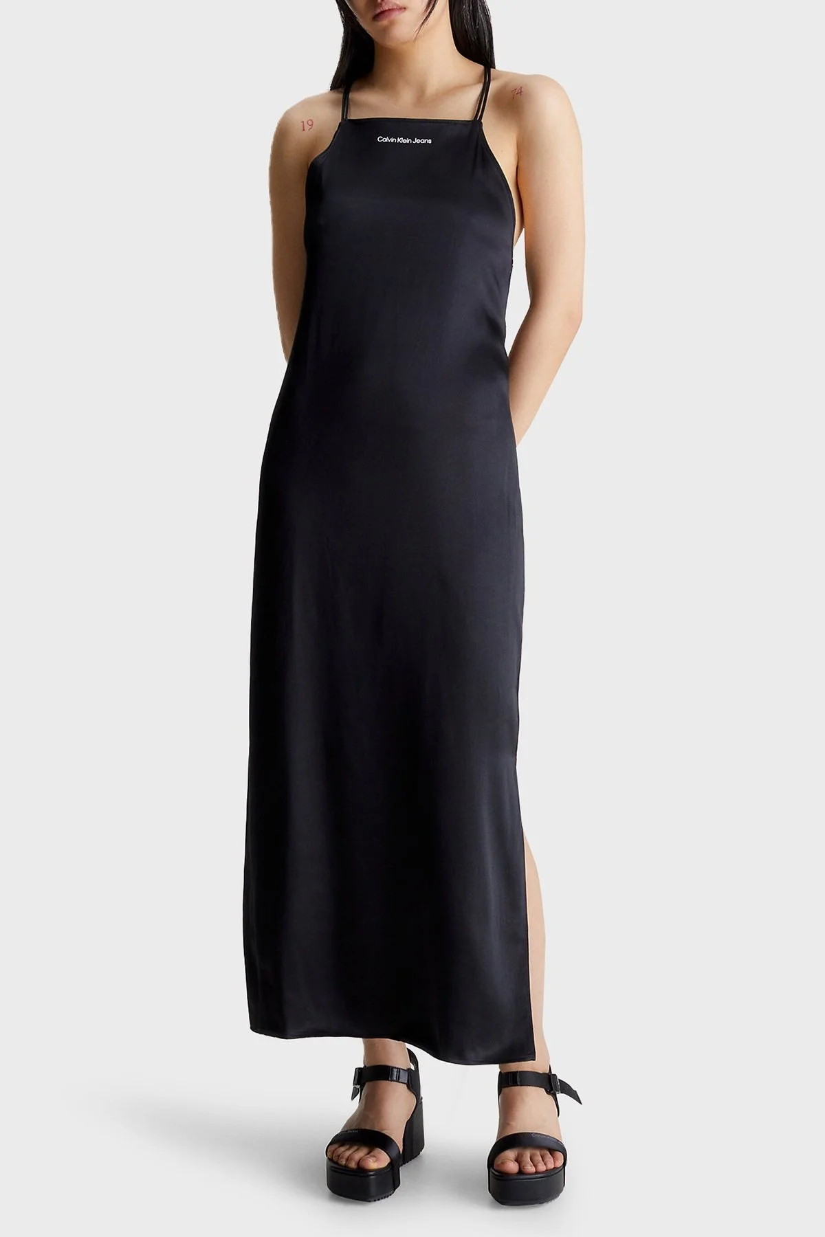 Calvin Klein Saten Fitted Sırtı Açık Yırtmaçlı Uzun J20J220761BEH Bayan Elbise J20J220761 BEH SİYAH - 1