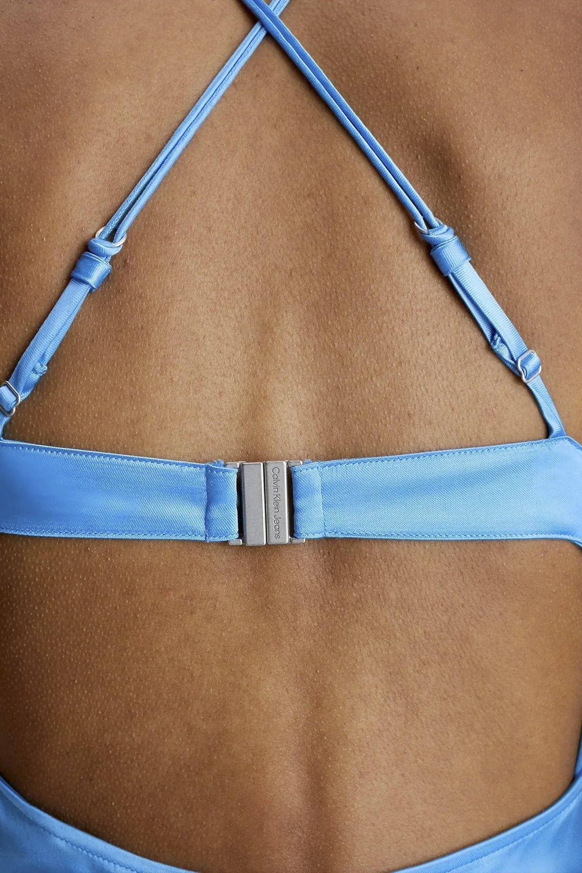 Calvin Klein Saten Fitted Sırtı Açık Yırtmaçlı Uzun J20J220761CY0 Bayan Elbise J20J220761 CY0 MAVİ - 4