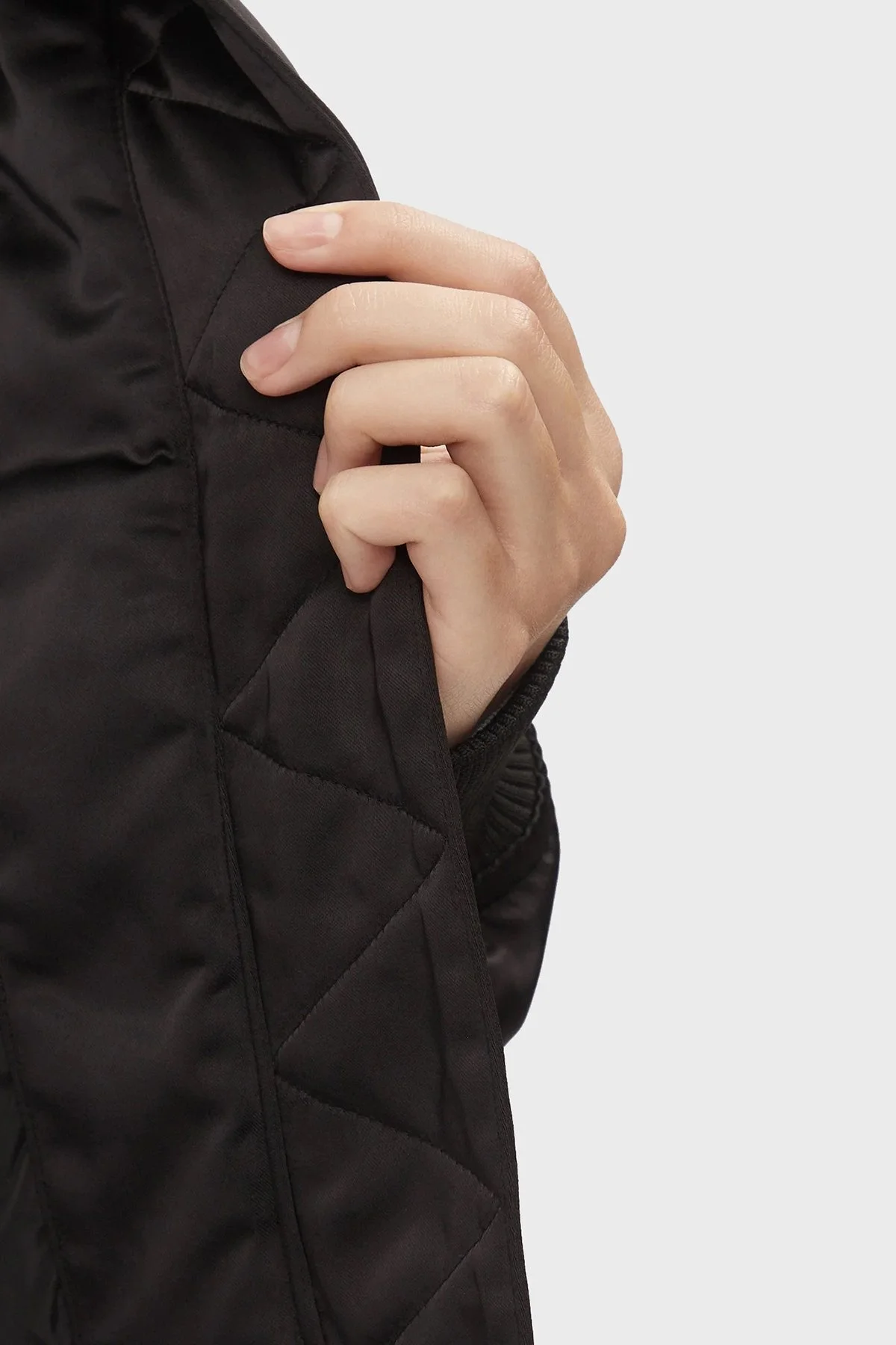 Calvin Klein Saten Görünümlü Regular Fit Bomber Kısa J20J222591BEH Bayan Mont J20J222591 BEH SİYAH - 6