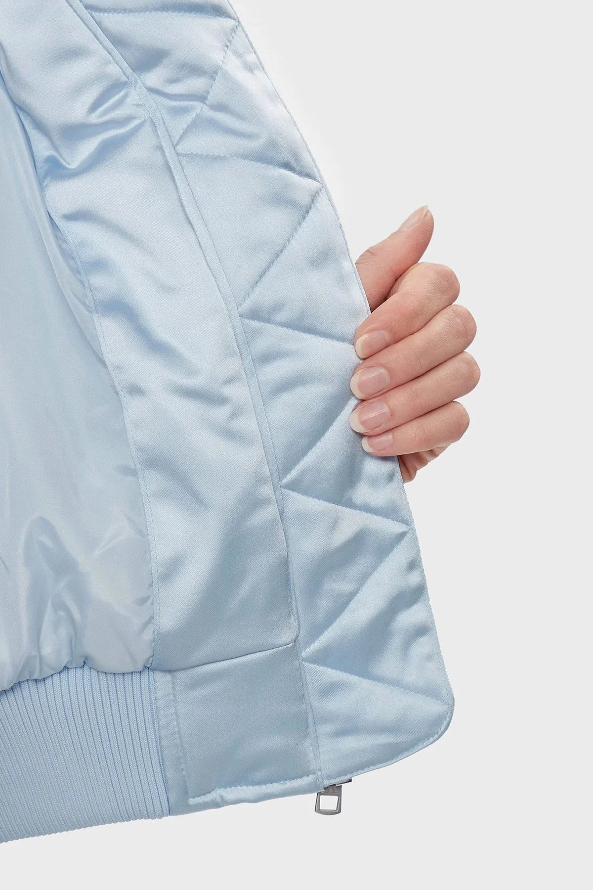 Calvin Klein Saten Görünümlü Regular Fit Bomber Kısa J20J222591CYR Bayan Mont J20J222591 CYR AÇIK MAVİ - 6