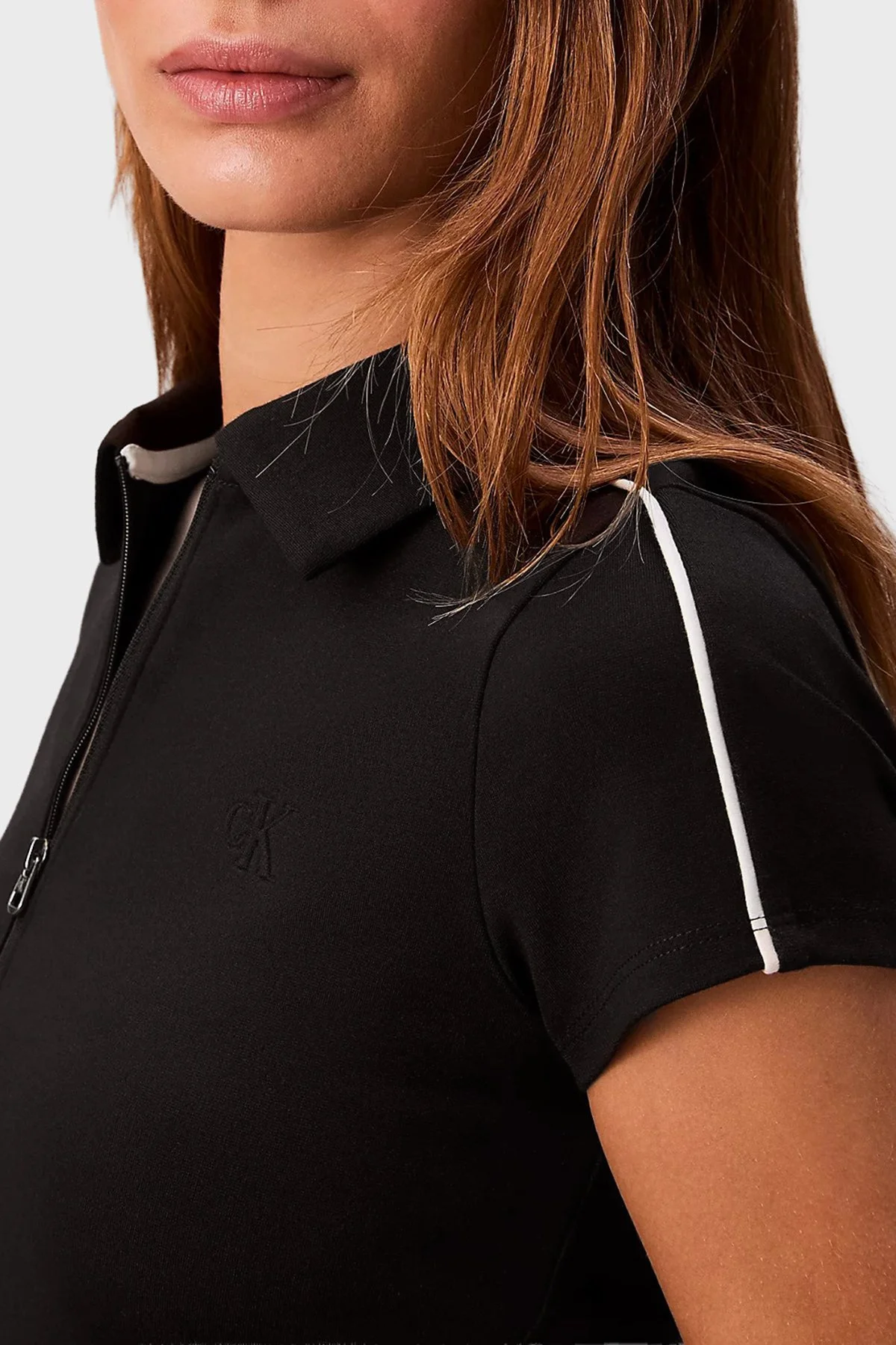 Calvin Klein Şerit Detaylı Slim Fit Fermuarlı Crop LV047E212GUB1 Kadın Polo LV047E212G UB1 SİYAH - 5