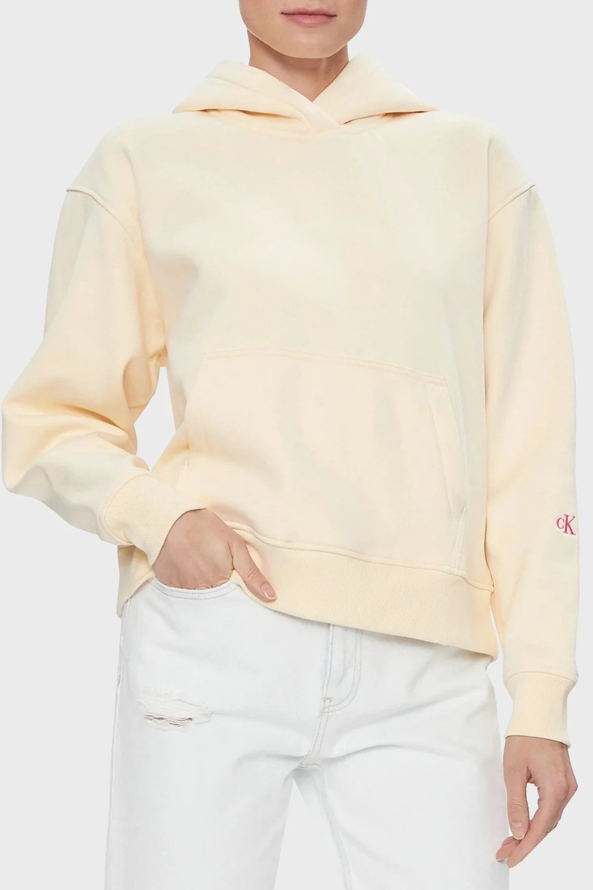 Calvin Klein Sırt Baskılı Kapüşonlu Kanguru Cepli Regular Fit J20J222895ZCY Bayan Sweat J20J222895 ZCY BEJ - 1