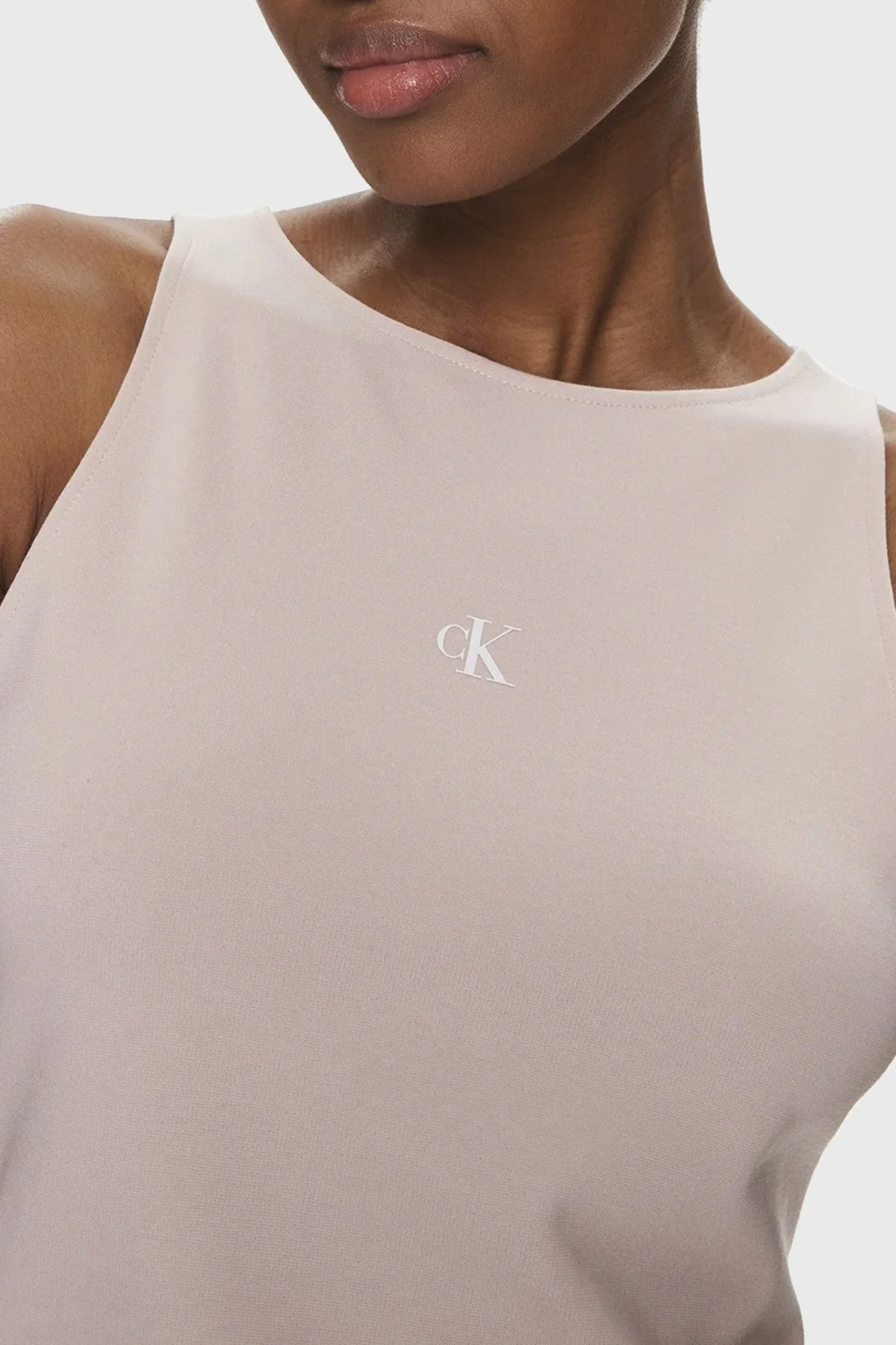 Calvin Klein Slim Fit Cut Out Kolsuz J20J223107TF6 Bayan Top J20J223107 TF6 PUDRA - 4