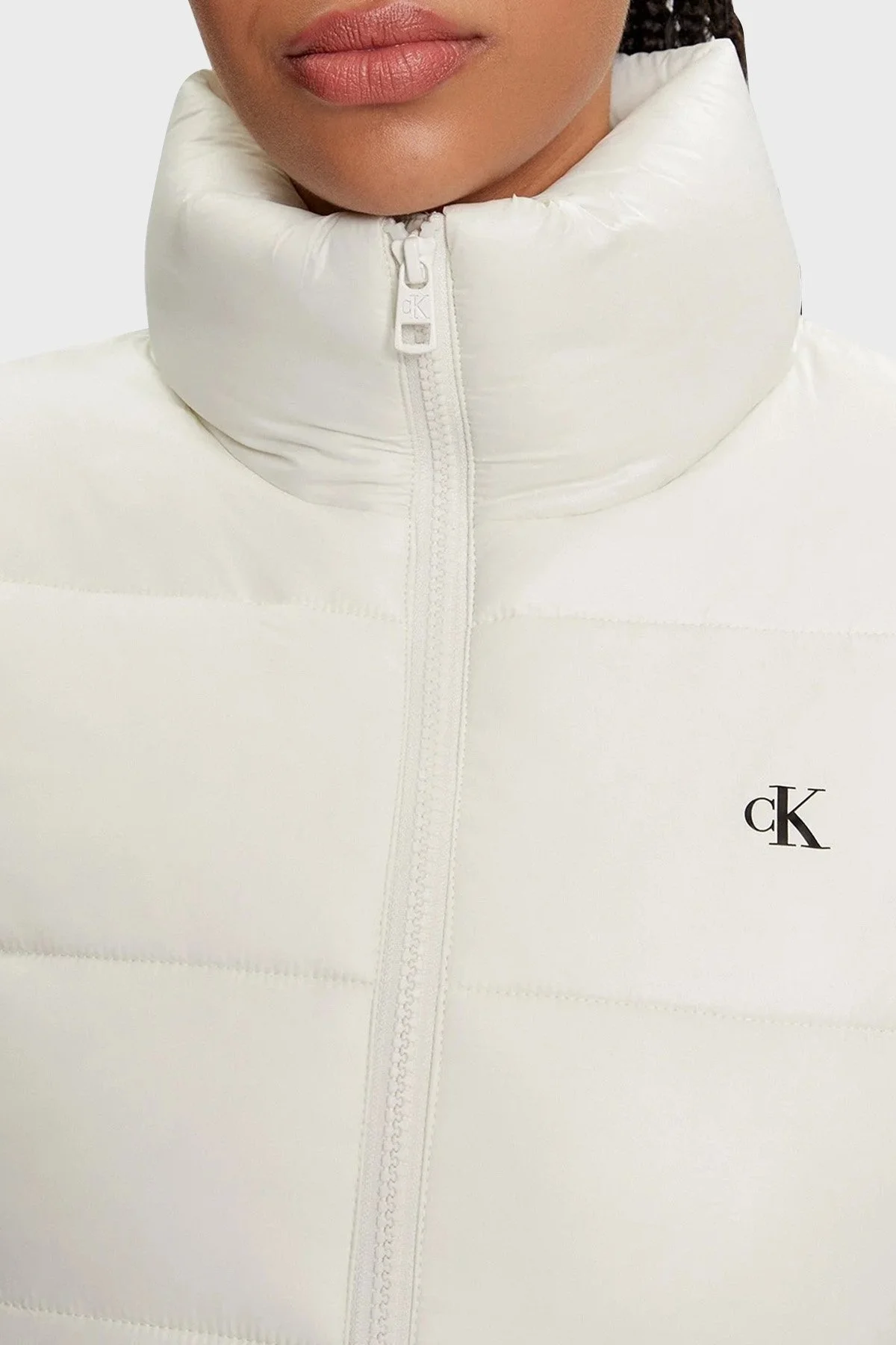 Calvin Klein Slim Fit Dik Yaka Şişme J20J223580YBI Bayan Mont J20J223580 YBI BEYAZ - 5