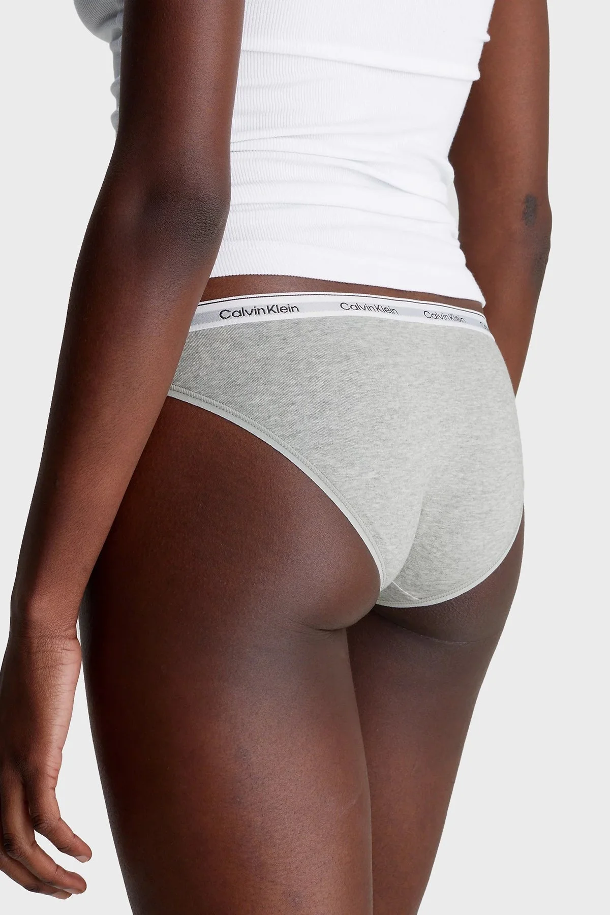 Calvin Klein Streç Pamuklu 3 Pack 000QD5207ENP4 Bayan Külot 000QD5207E NP4 Fuşya-Beyaz-Gri - 3