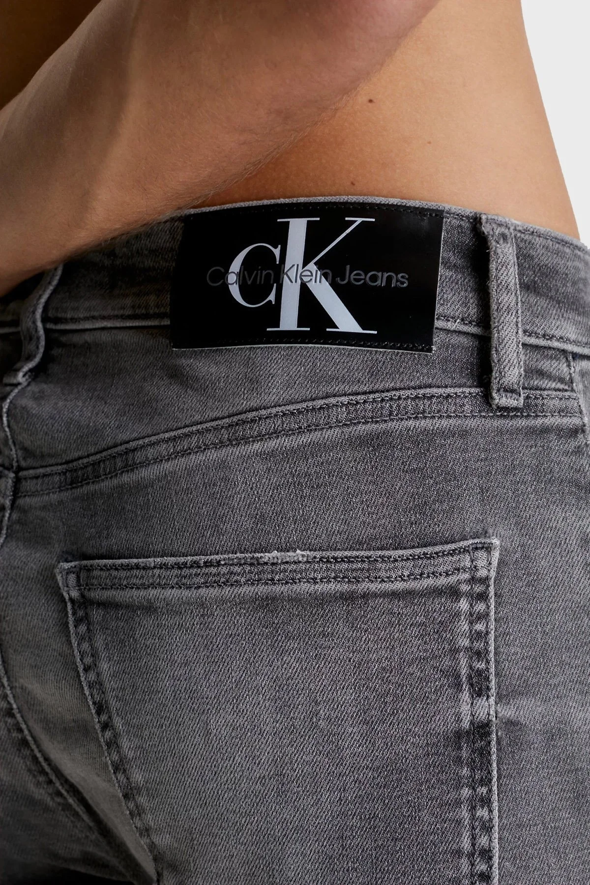Calvin Klein Streç Pamuklu Düşük Bel Skinny Fit Dar Paça Jeans Erkek Pantolon J30J322838 1BZ GRİ - 3