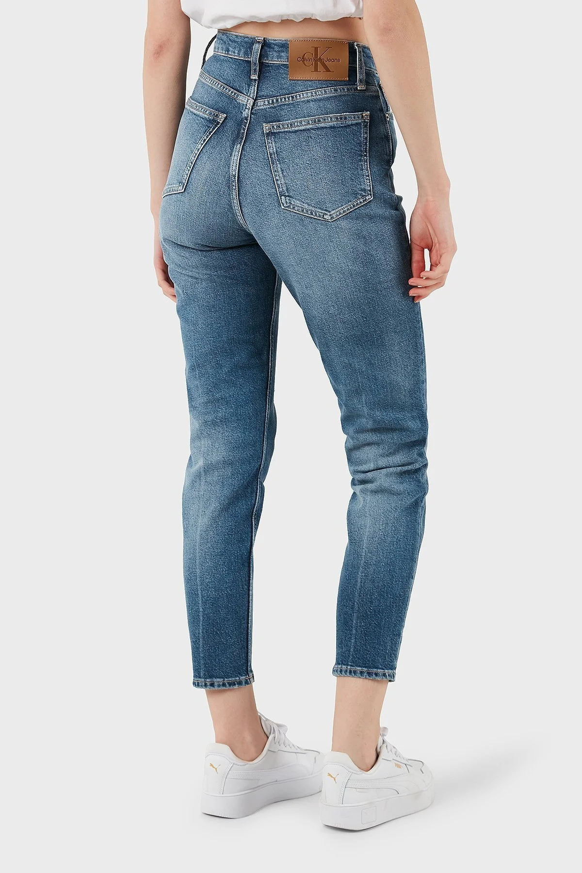 Calvin Klein Streç Pamuklu Mom Fit Yüksek Bel Boru Paça Jeans J20J2245131A4 Bayan Kot Pantolon J20J224513 1A4 MAVİ - 12