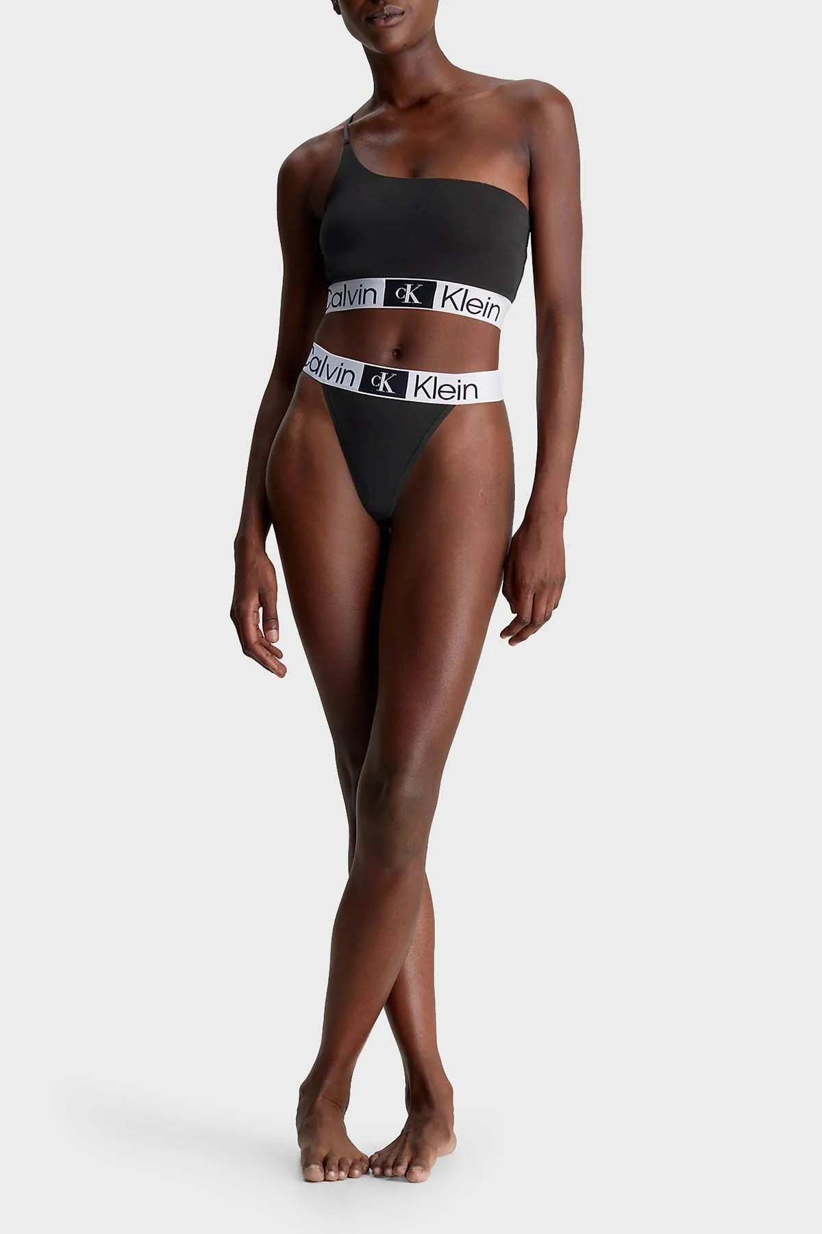 Calvin Klein Streç Pamuklu Tek Omuzlu Dolgusuz 000QF7589EUB1 Bayan Sütyen 000QF7589E UB1 SİYAH - 4
