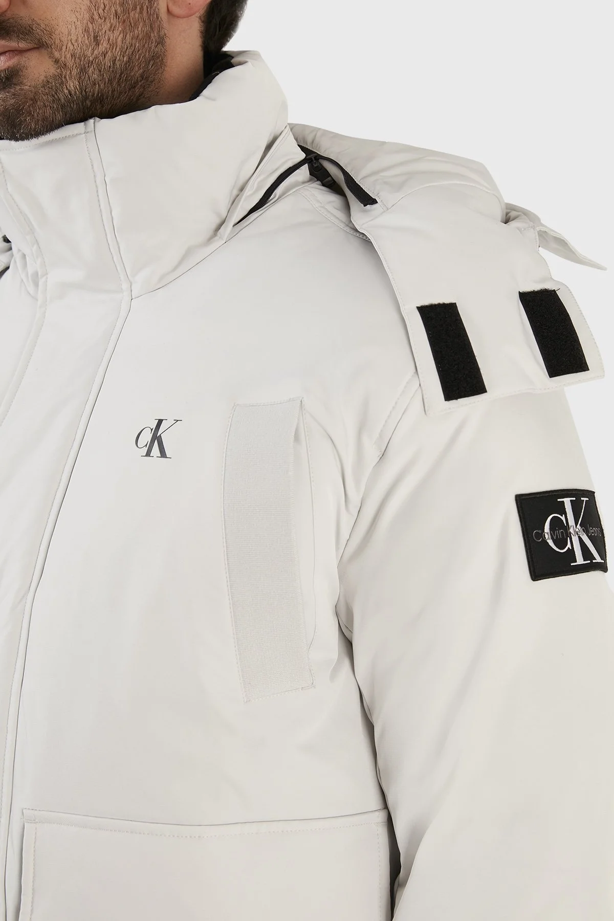 Calvin Klein Su Geçirmez Çıkarılabilir Kapüşonlu Regular Fit J30J321969PRF Erkek Mont J30J321969 PRF GRİ - 4