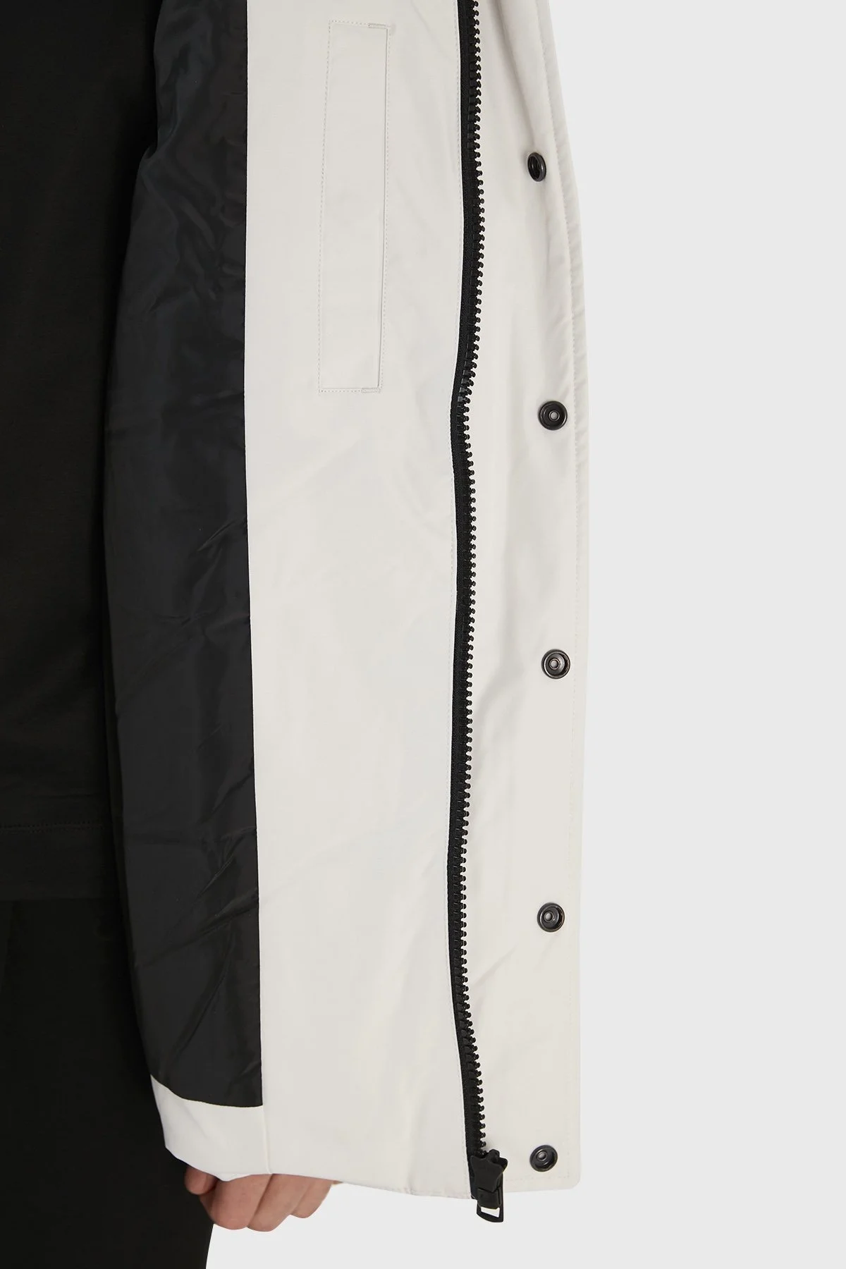 Calvin Klein Su Geçirmez Çıkarılabilir Kapüşonlu Regular Fit J30J321969PRF Erkek Mont J30J321969 PRF GRİ - 5