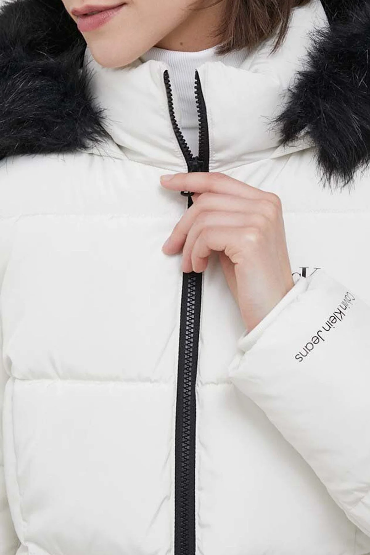 Calvin Klein Su Geçirmez Kapüşonlu Şişme J20J221889YBI Bayan Mont J20J221889 YBI BEYAZ - 3