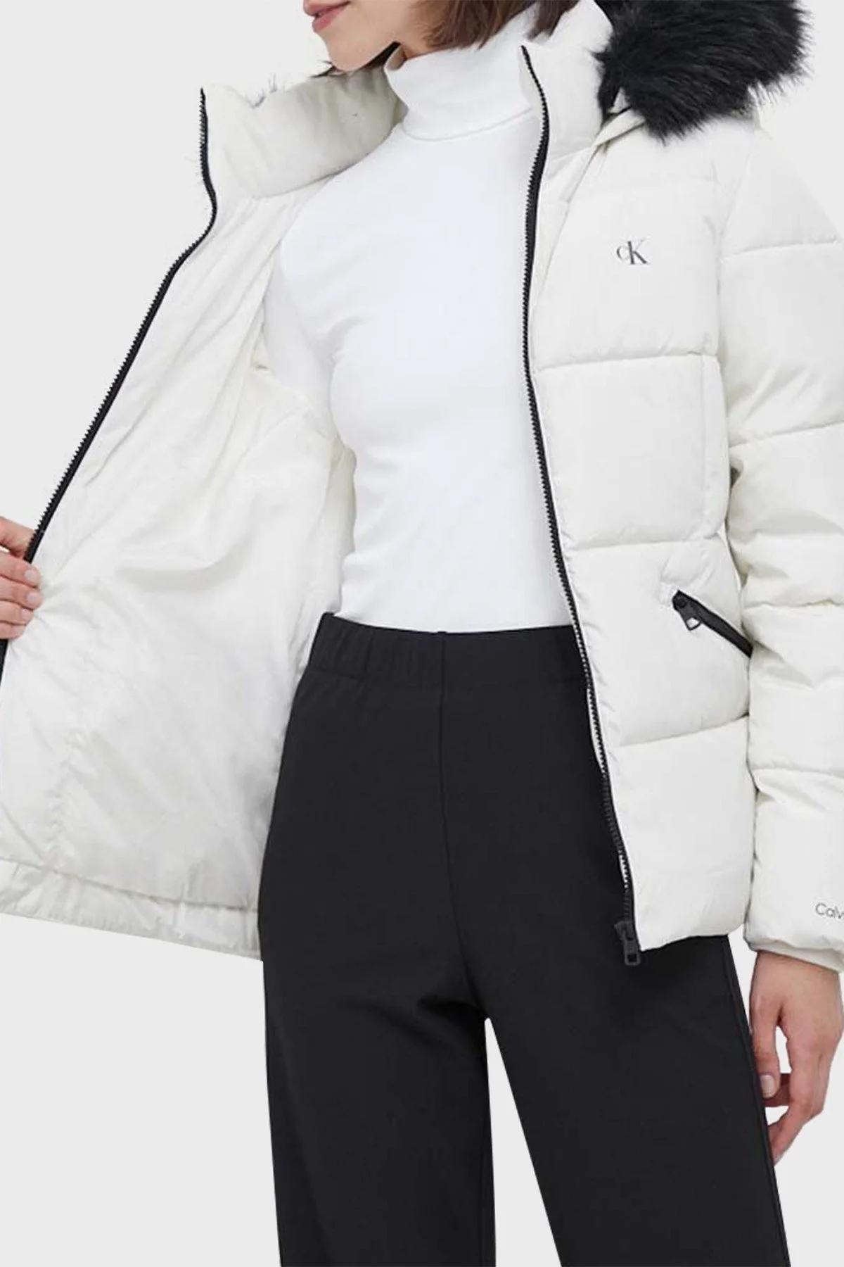 Calvin Klein Su Geçirmez Kapüşonlu Şişme J20J221889YBI Bayan Mont J20J221889 YBI BEYAZ - 4