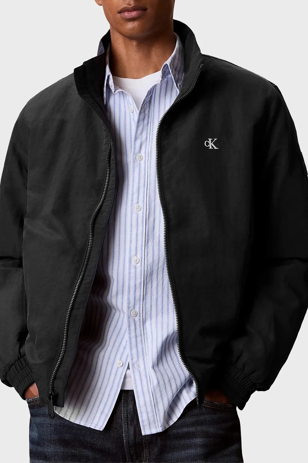 Calvin Klein Su Geçirmez Logolu Regular Fit LV04RG500GUB1 Erkek Mont LV04RG500G UB1 Siyah - 1