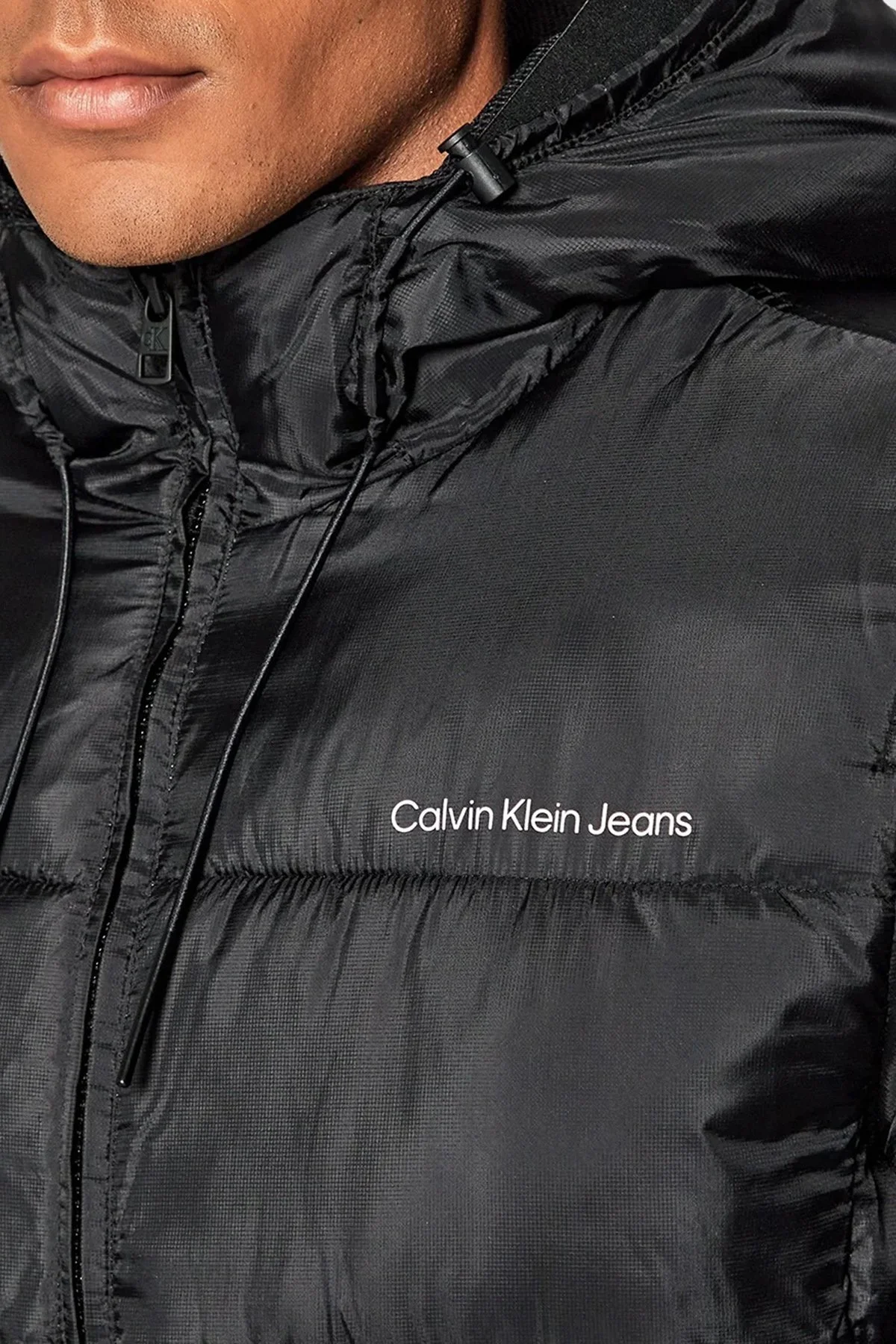 Calvin Klein Su Geçirmez Regular Fit Kapüşonlu Şişme Erkek Mont J30J320922 BEH SİYAH - 4