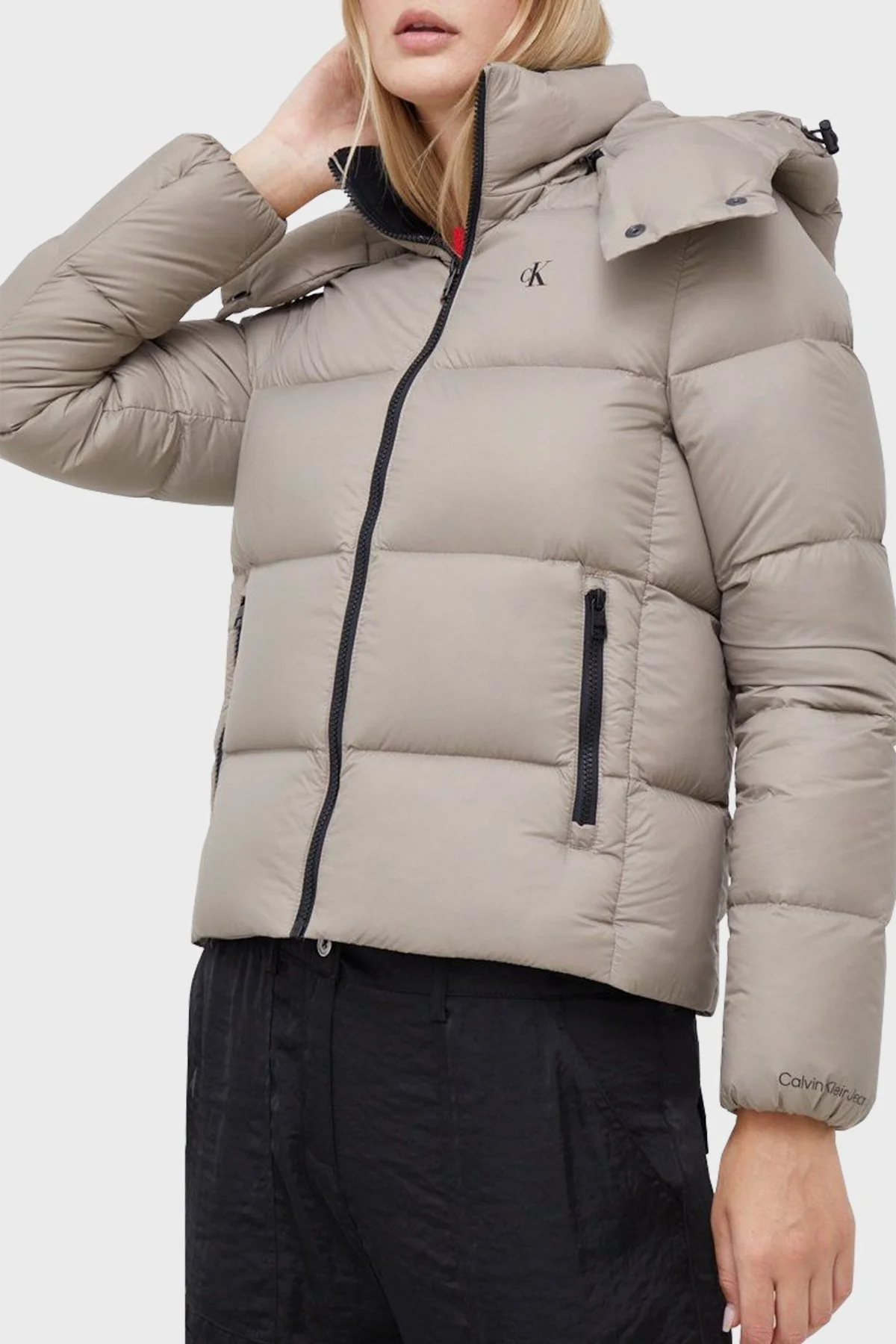 Calvin Klein Su Geçirmez Regular Fit Kuş Tüyü Dolgulu Kapüşonlu Bayan Mont J20J219819 A03 VİZON - 1