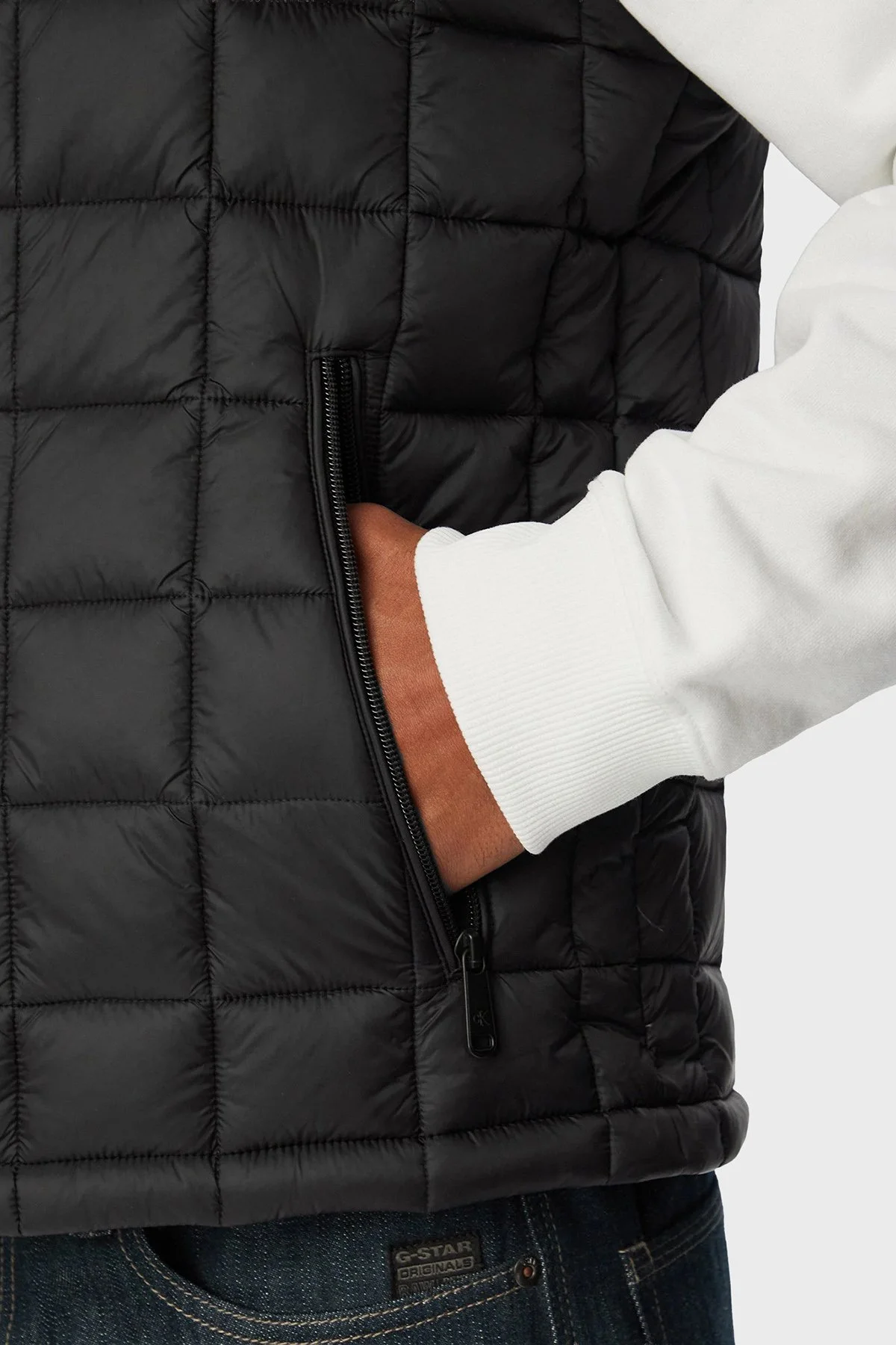 Calvin Klein Su İtici Kapitoneli Dik Yaka Hafif Şişme LV04RG507GUB1 Erkek Yelek LV04RG507G UB1 Siyah - 5