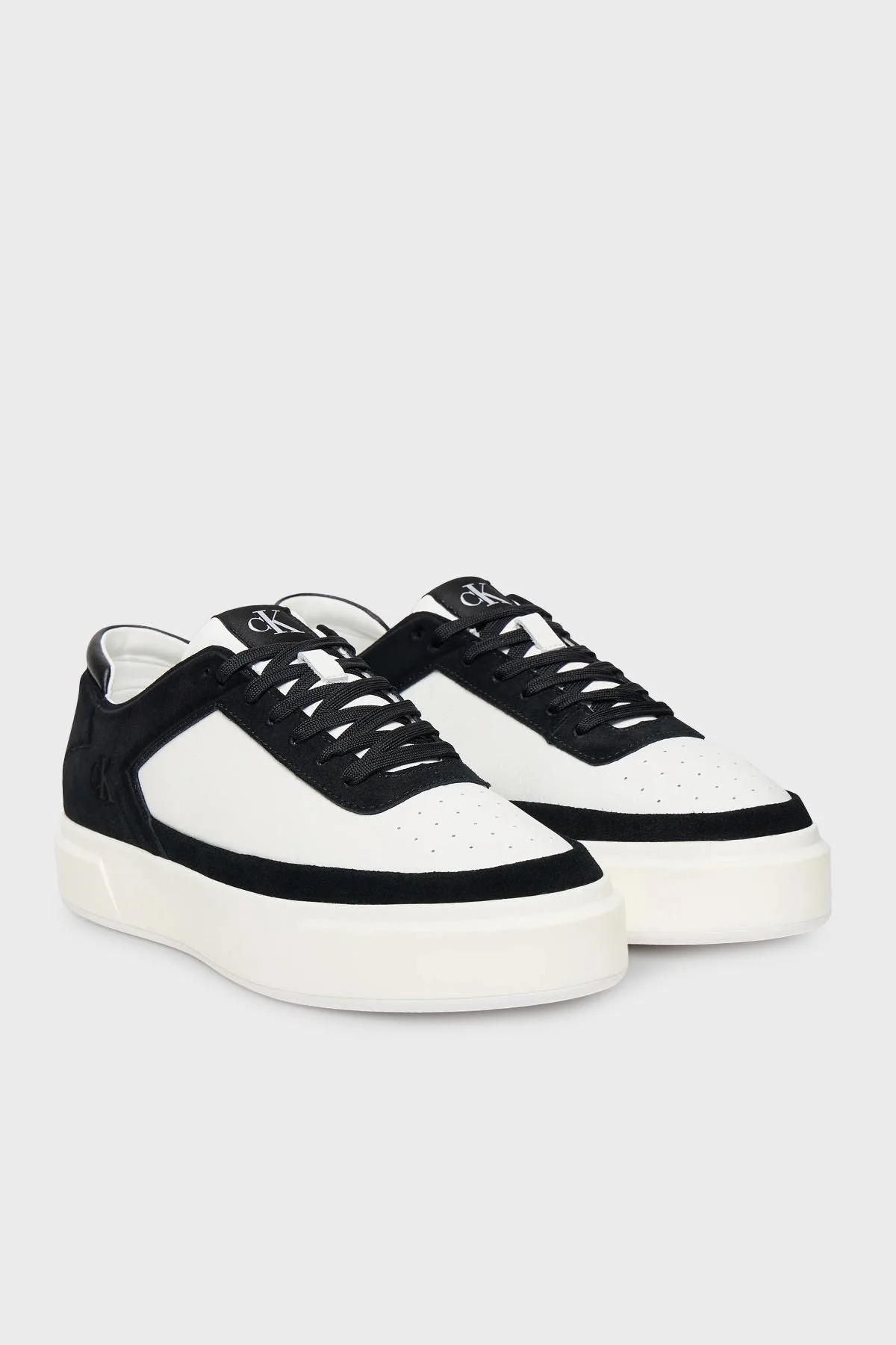 Calvin Klein Süet Detaylı Logolu Sneaker YM0YM013540GM Erkek Ayakkabı YM0YM01354 0GM SİYAH-BEYAZ - 2