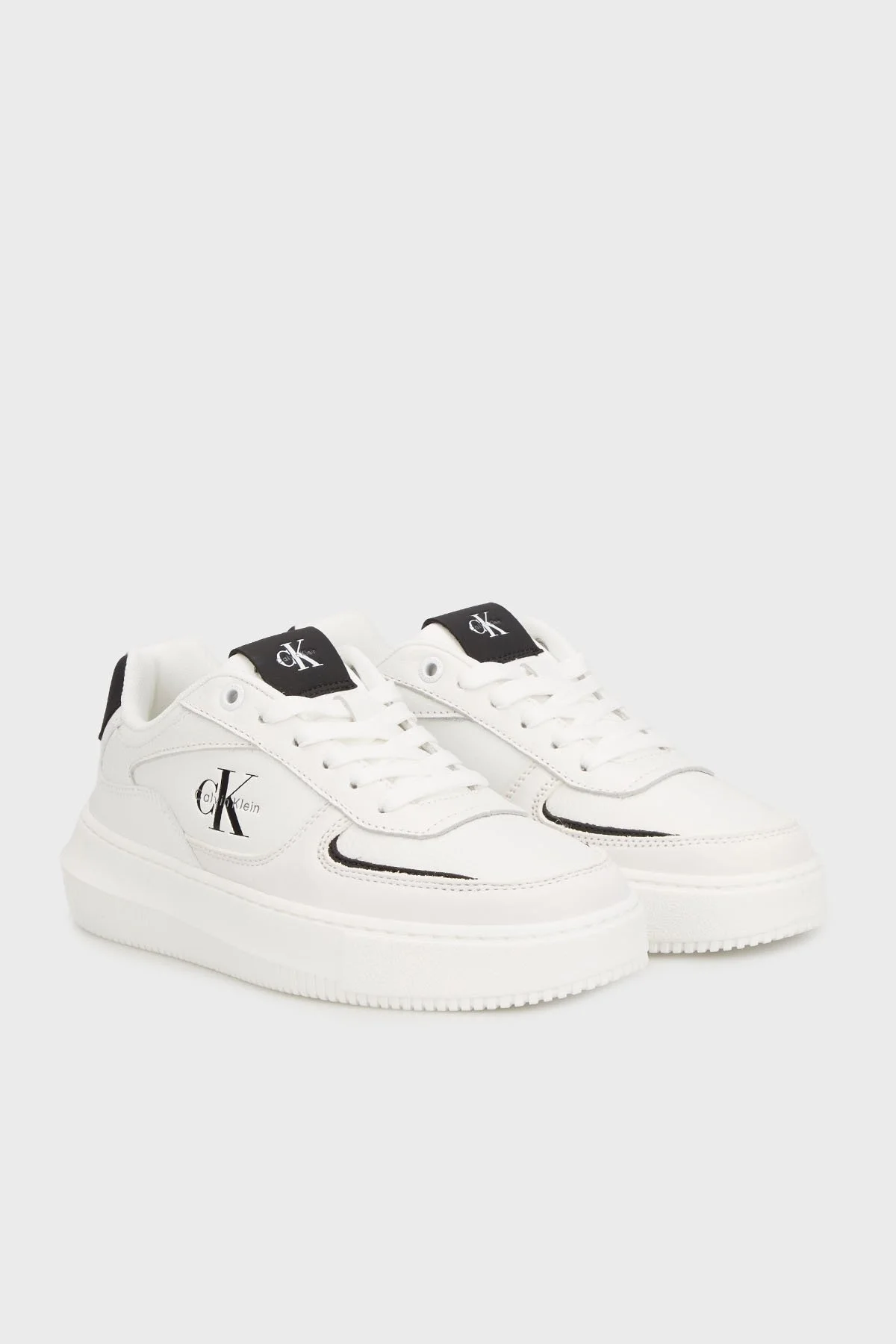 Calvin Klein Süet Detaylı Logolu Sneaker YW0YW0200101W Bayan Ayakkabı YW0YW02001 01W BEYAZ-SİYAH - 3