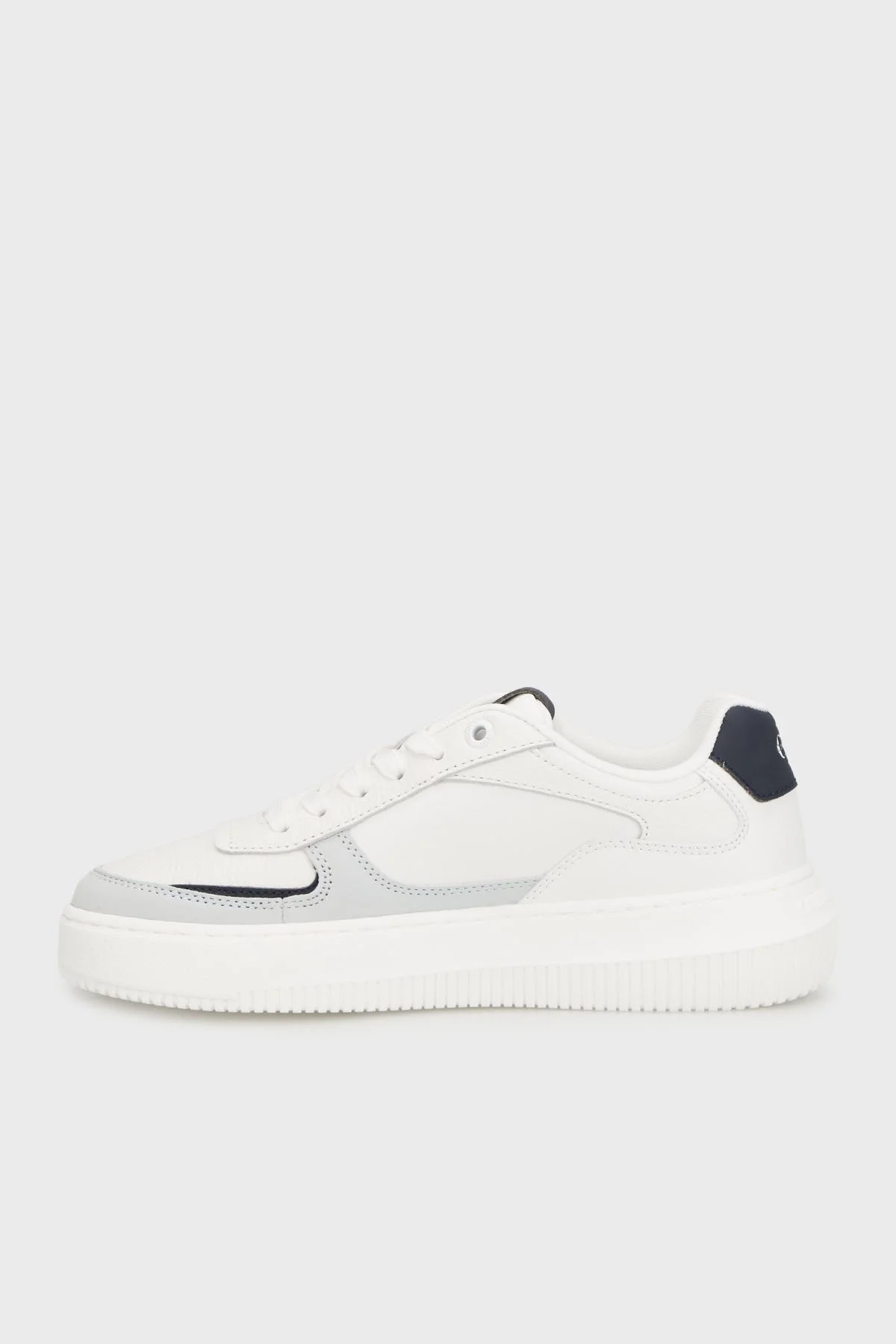Calvin Klein Süet Detaylı Logolu Sneaker YW0YW02001060 Bayan Ayakkabı YW0YW02001 060 BEYAZ-LACİVERT - 2