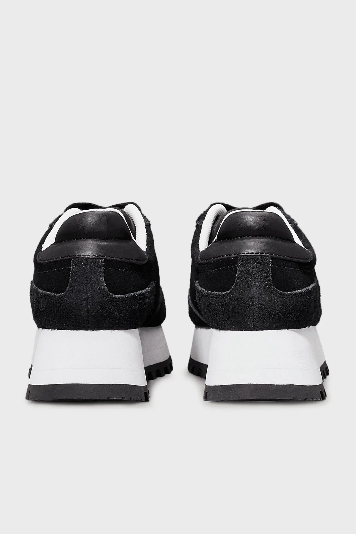 Calvin Klein Süet Logolu Kalın Tabanlı Sneaker YW0YW015740GM Bayan Ayakkabı YW0YW01574 0GM SİYAH-BEYAZ - 11