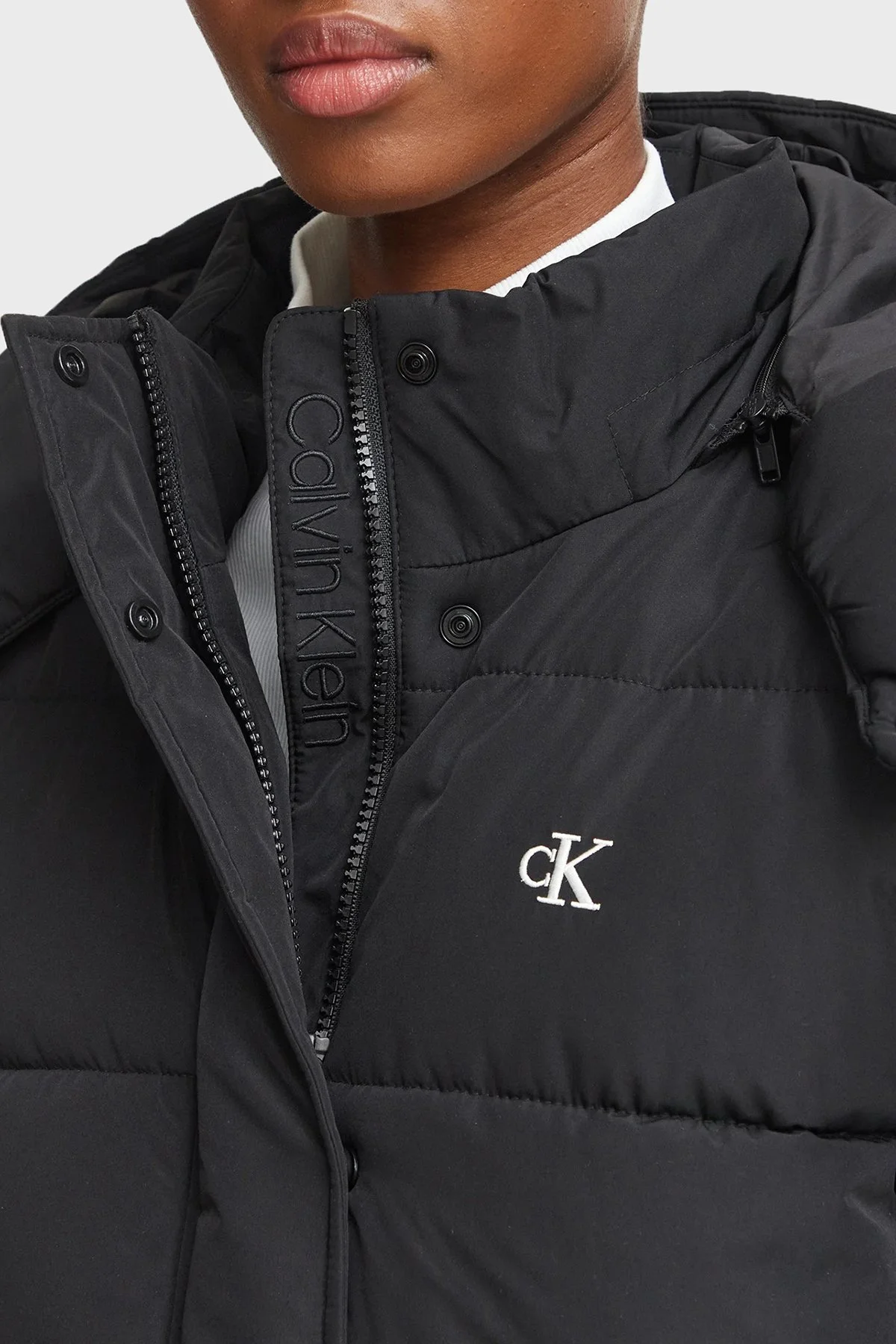 Calvin Klein Suya Dayanıklı Çıkarılabilir Kapüşonlu Şişme LV047H504GUB1 Kadın Mont LV047H504G UB1 Siyah - 6