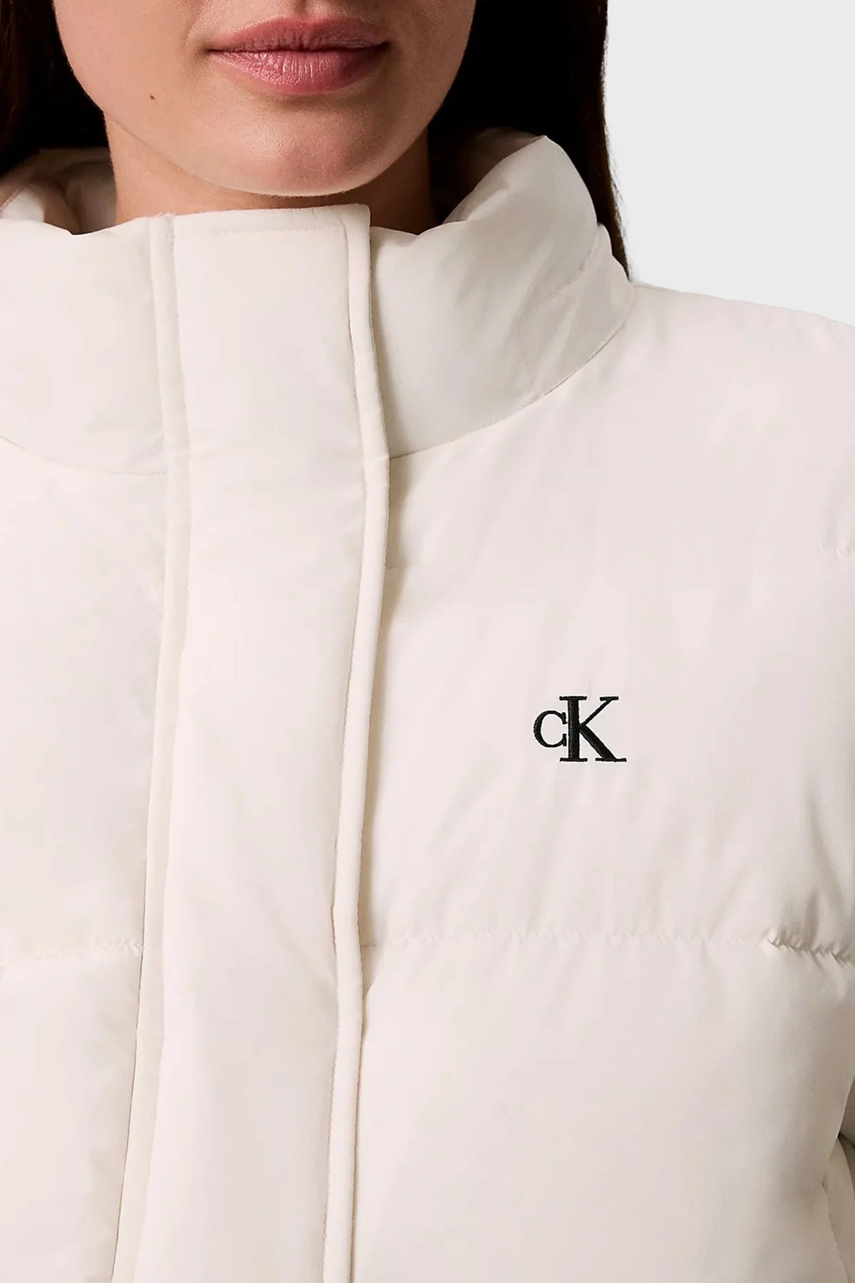 Calvin Klein Suya Dayanıklı Çıkarılabilir Kapüşonlu Şişme LV047H504GYAS Kadın Mont LV047H504G YAS Krem - 4
