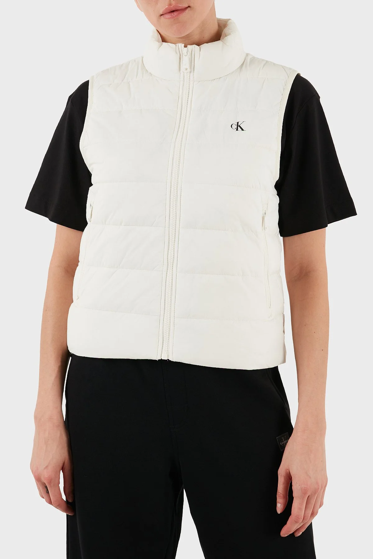 Calvin Klein Suya Dayanıklı Regular Fit Dik Yaka Şişme LV047C511GYAS Bayan Yelek LV047C511G YAS BEYAZ - 1