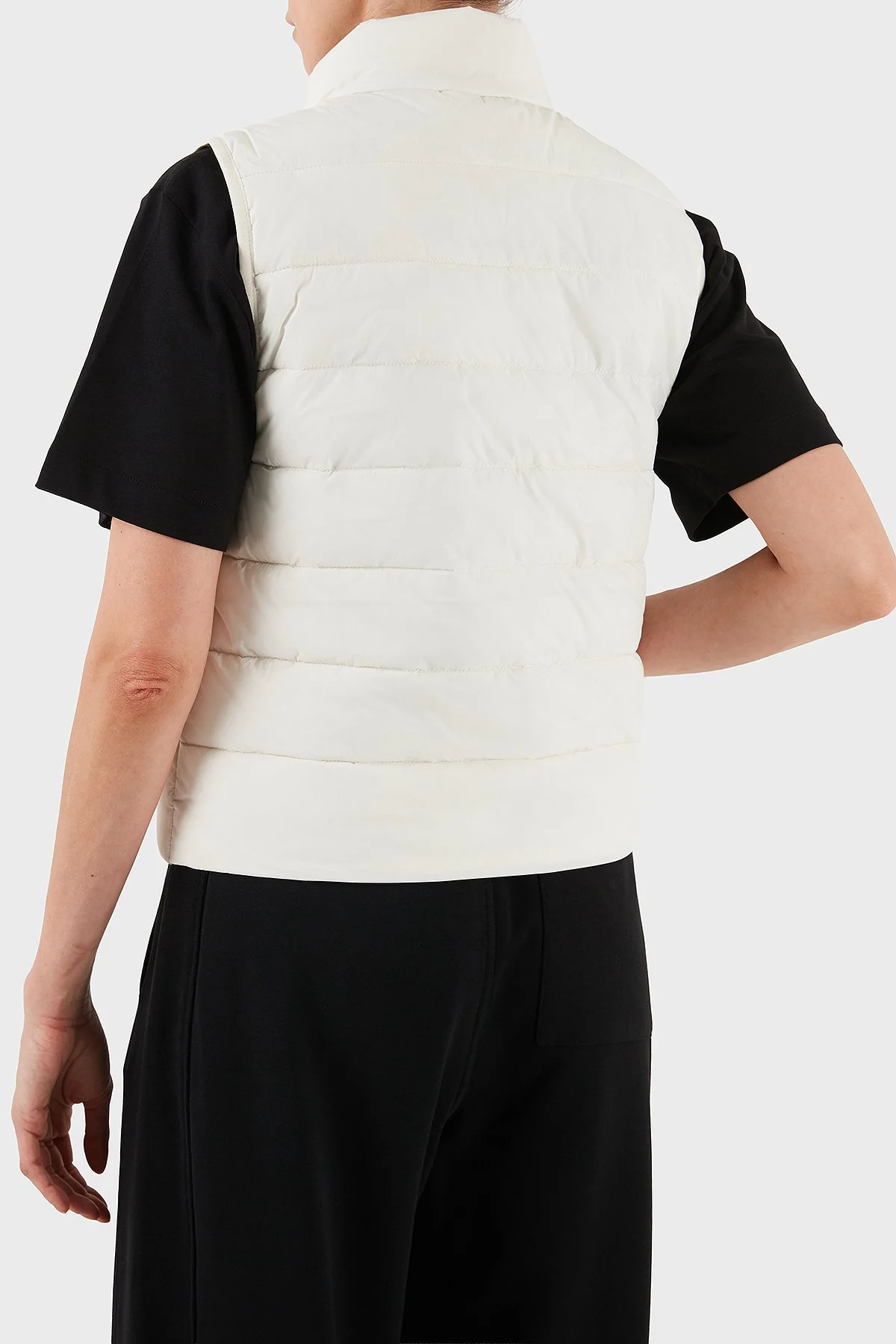 Calvin Klein Suya Dayanıklı Regular Fit Dik Yaka Şişme LV047C511GYAS Bayan Yelek LV047C511G YAS BEYAZ - 2