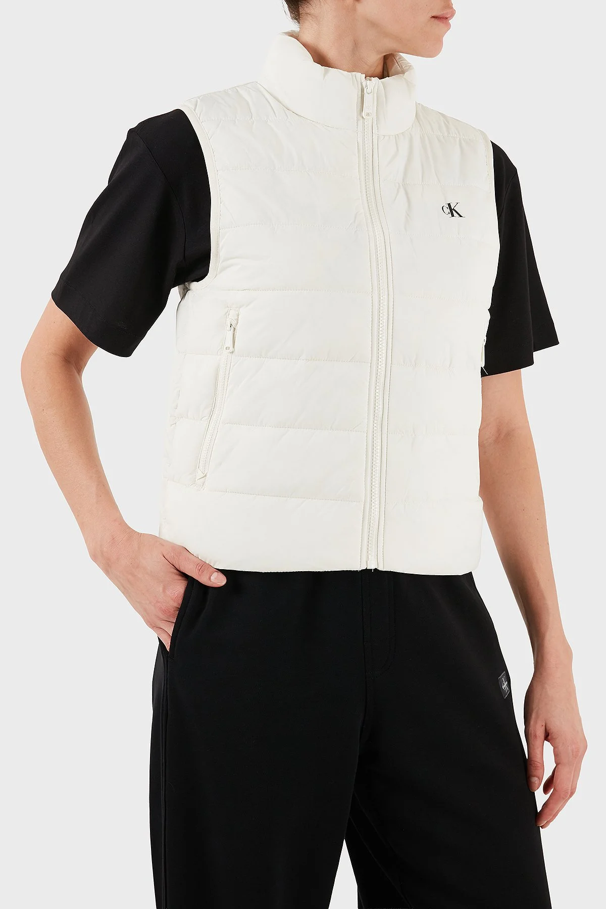 Calvin Klein Suya Dayanıklı Regular Fit Dik Yaka Şişme LV047C511GYAS Bayan Yelek LV047C511G YAS BEYAZ - 4