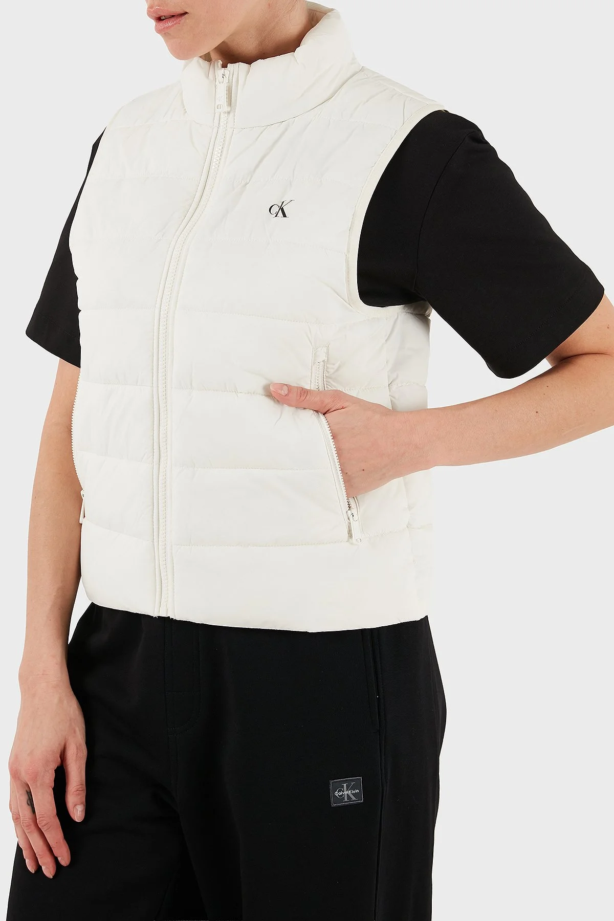 Calvin Klein Suya Dayanıklı Regular Fit Dik Yaka Şişme LV047C511GYAS Bayan Yelek LV047C511G YAS BEYAZ - 6