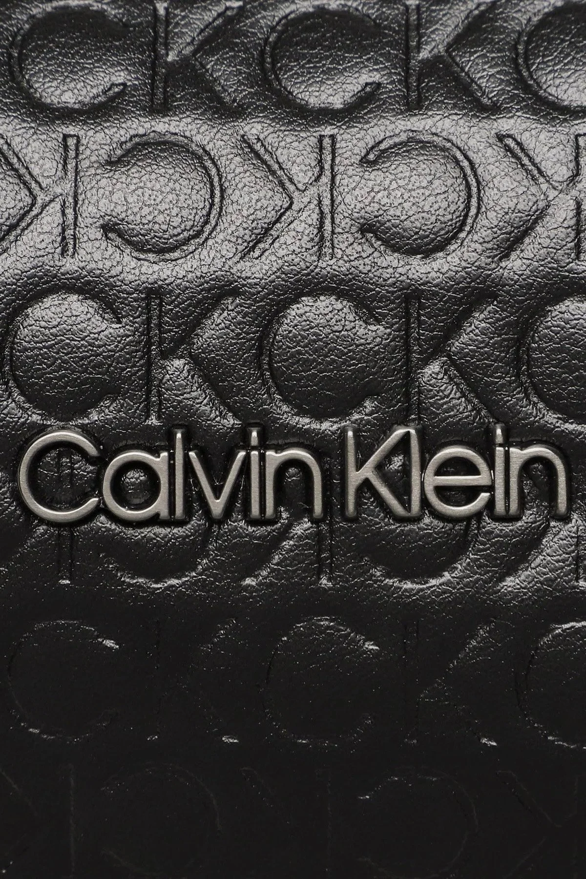 Calvin Klein Tamamı Logolu Fermuarlı K50K51051701I Erkek Çanta K50K510517 01I SİYAH - 2