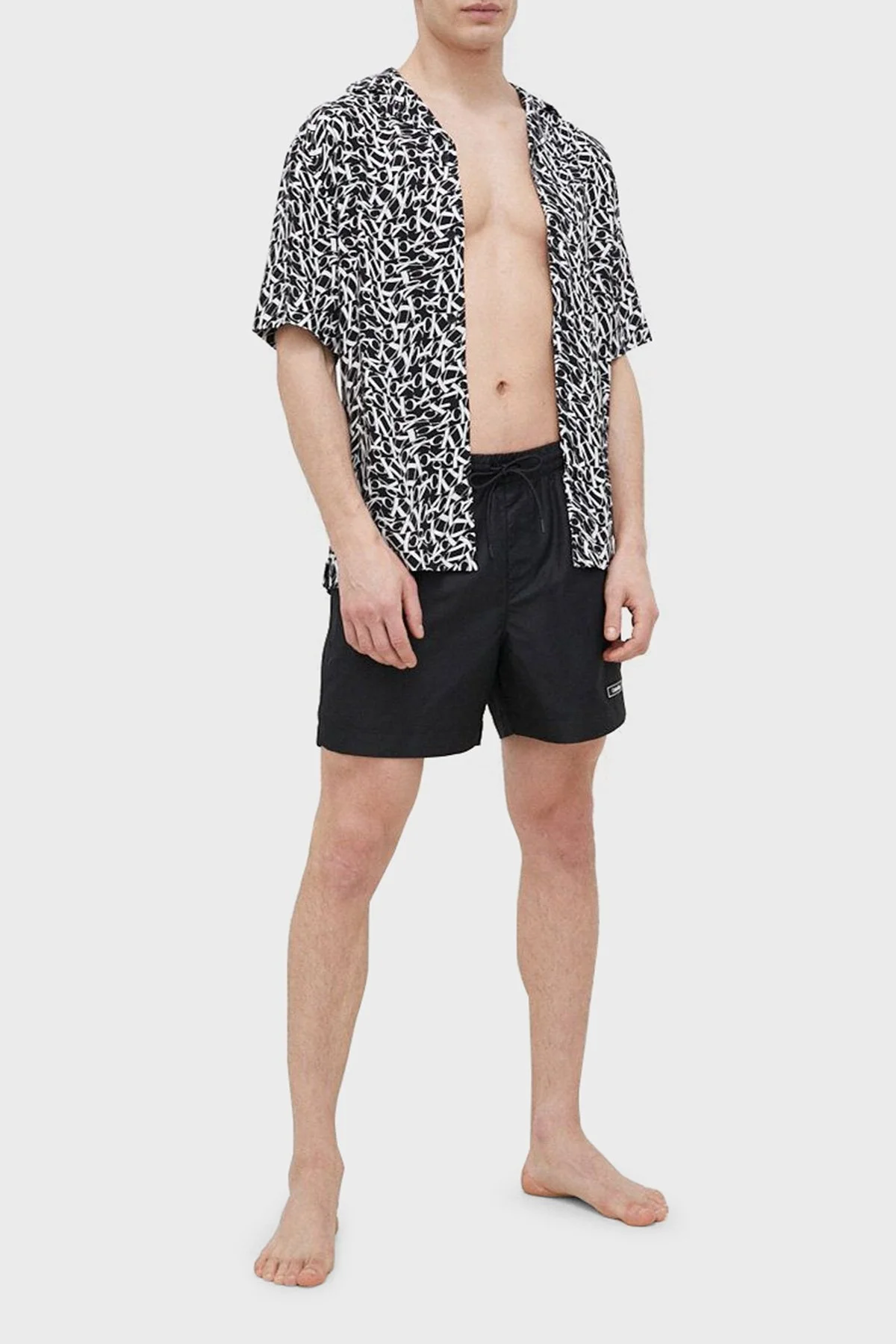 Calvin Klein Tamamı Logolu Kısa Kollu Apaş Yaka Regular Fit KM0KM008540GL Erkek Gömlek KM0KM00854 0GL SİYAH-BEYAZ - 2