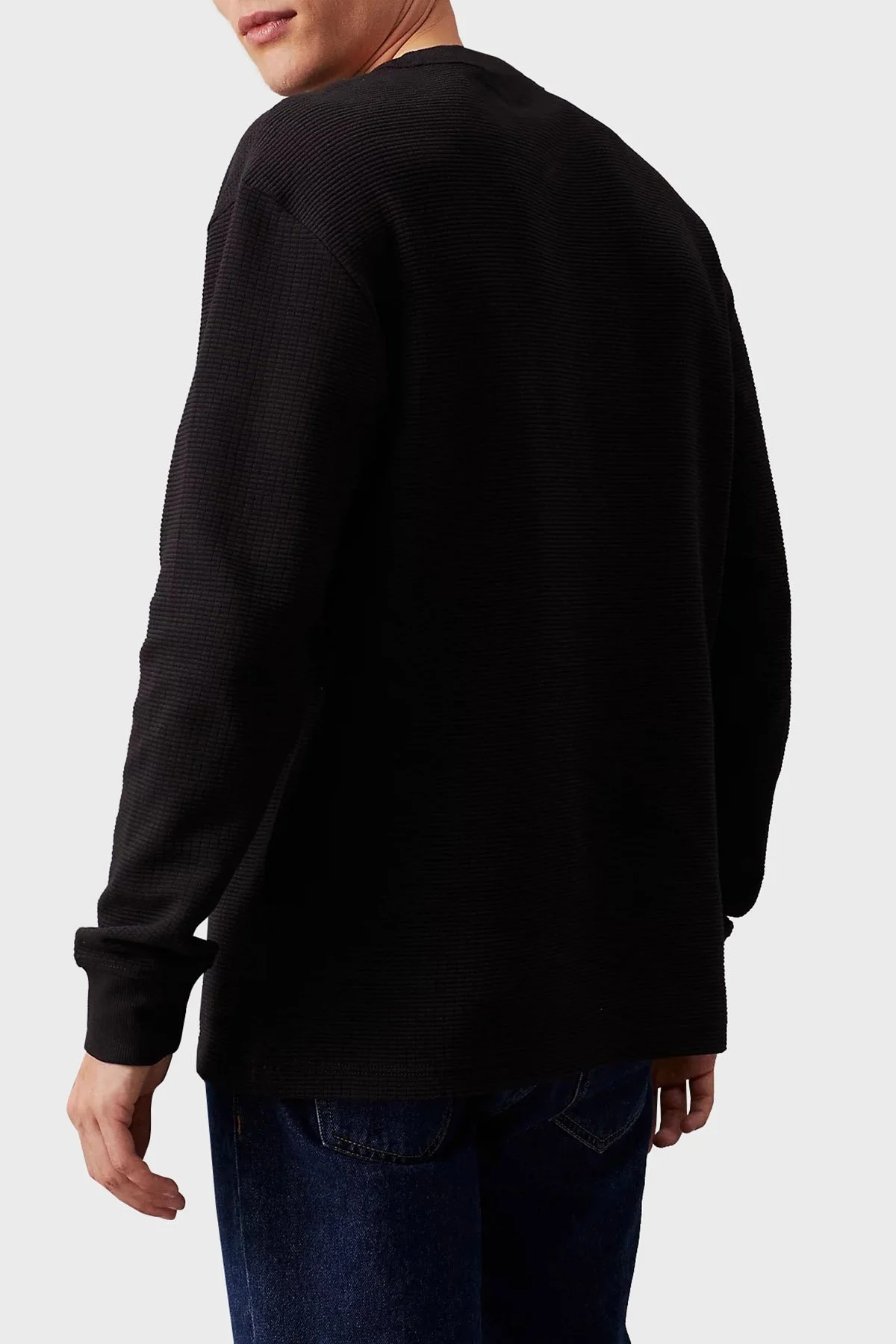 Calvin Klein Waffle Dokulu Pamuklu Uzun Kolu Relaxed Fit J30J325647BEH Erkek T Shirt J30J325647 BEH SİYAH - 2