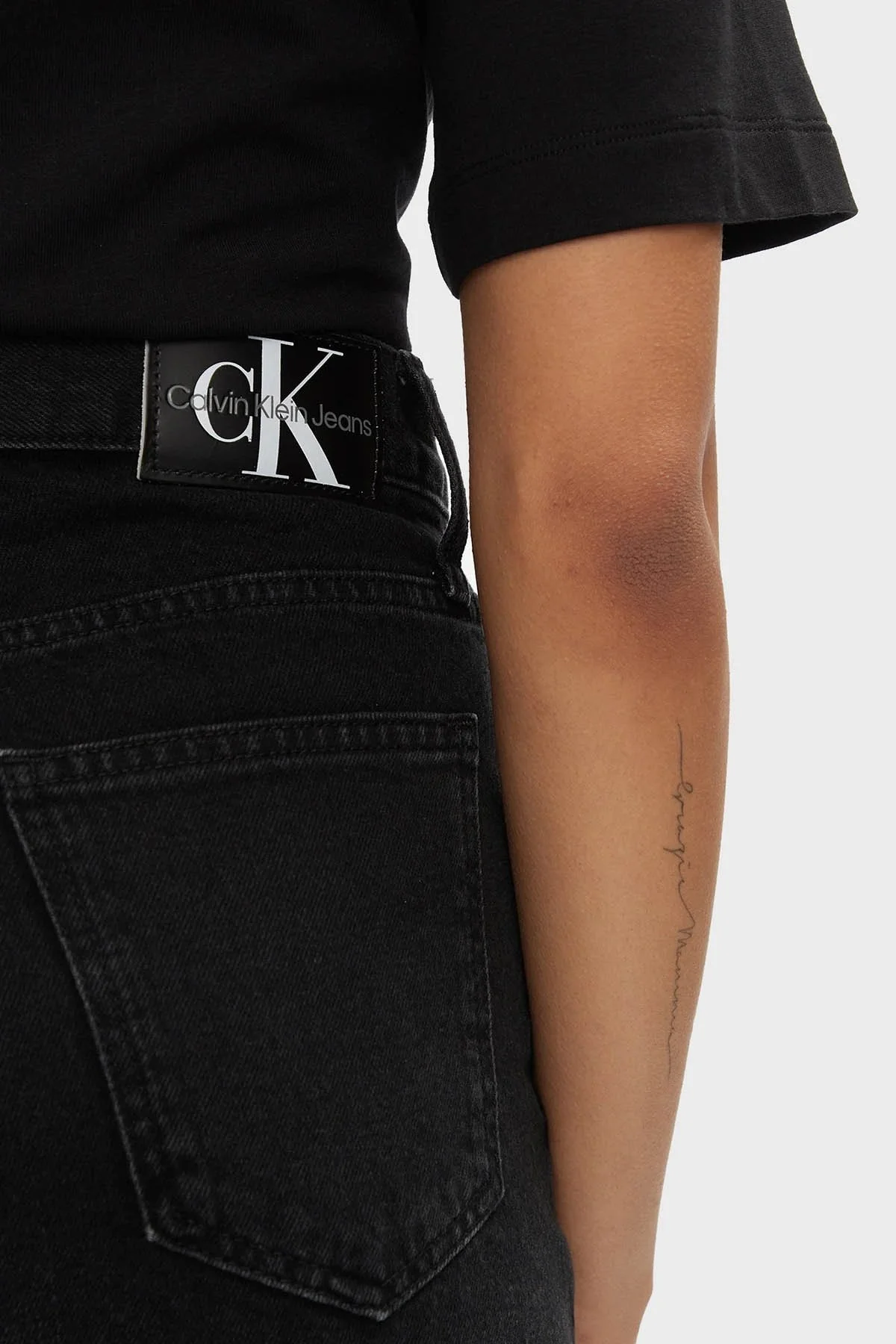 Calvin Klein Yüksek Bel Mom Denim J20J2228121BY Bayan Short J20J222812 1BY SİYAH - 10