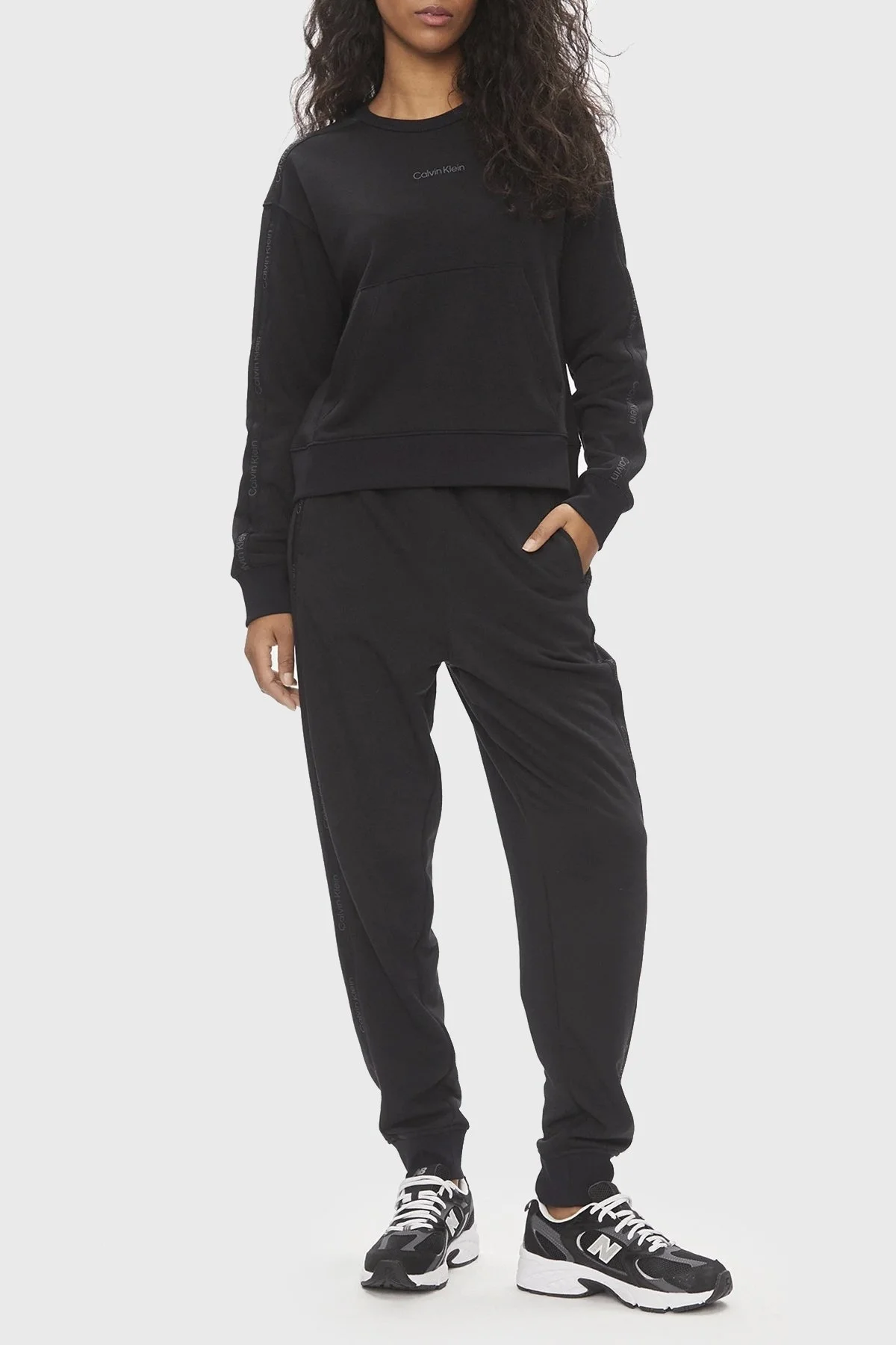 Calvin Klein Yüksek Bel Relaxed Fit Jogger 00GWS4P656BAE Bayan Pantolon 00GWS4P656 BAE SİYAH - 1