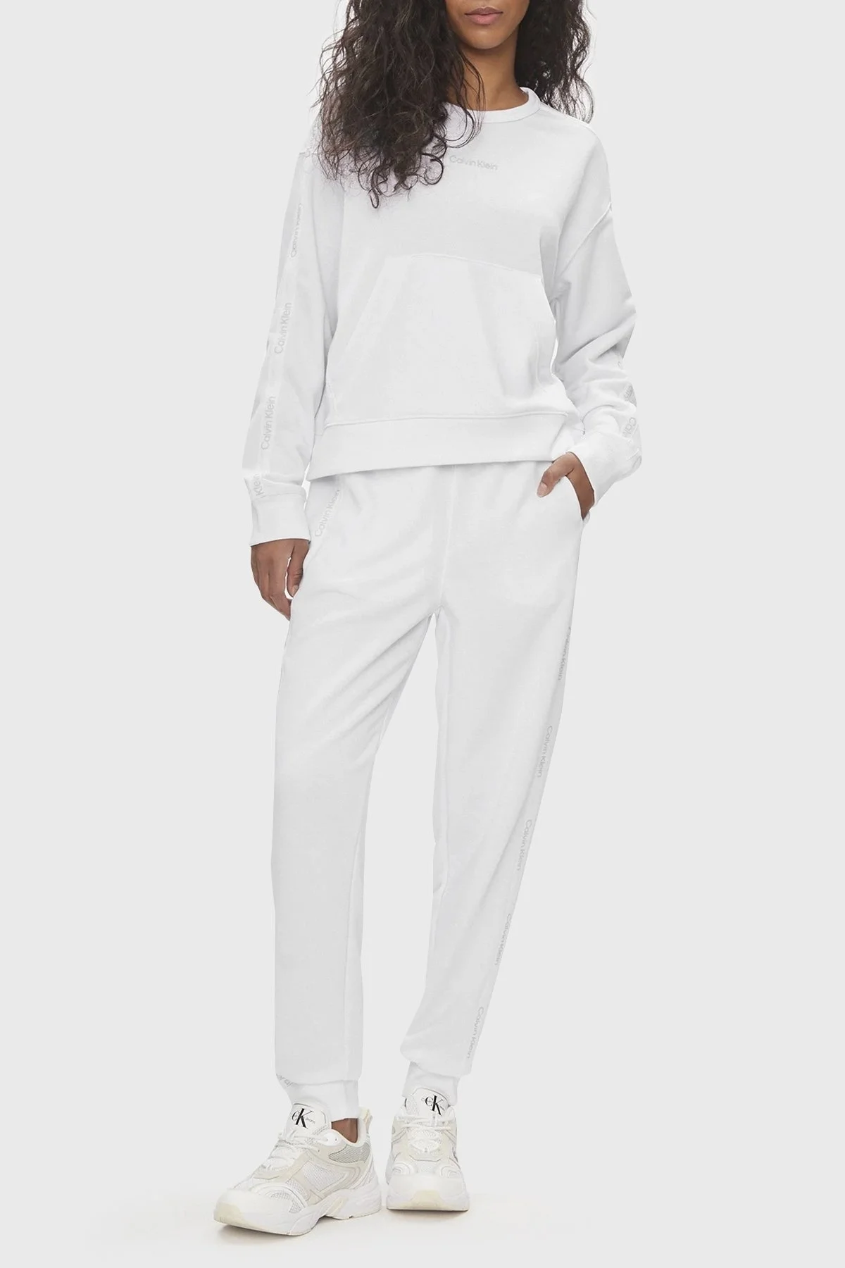 Calvin Klein Yüksek Bel Relaxed Fit Jogger 00GWS4P656YAA Bayan Pantolon 00GWS4P656 YAA BEYAZ - 1