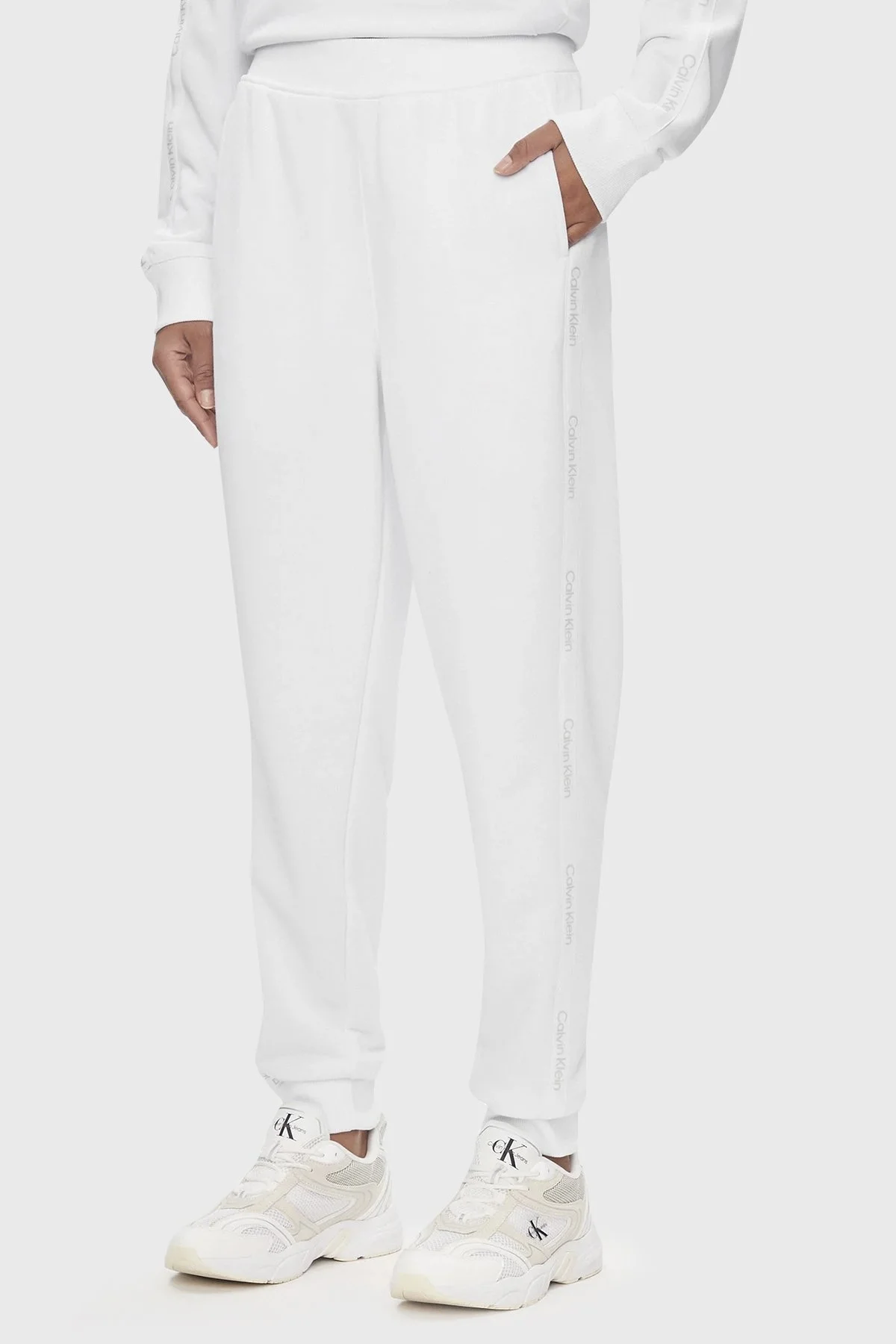 Calvin Klein Yüksek Bel Relaxed Fit Jogger 00GWS4P656YAA Bayan Pantolon 00GWS4P656 YAA BEYAZ - 2