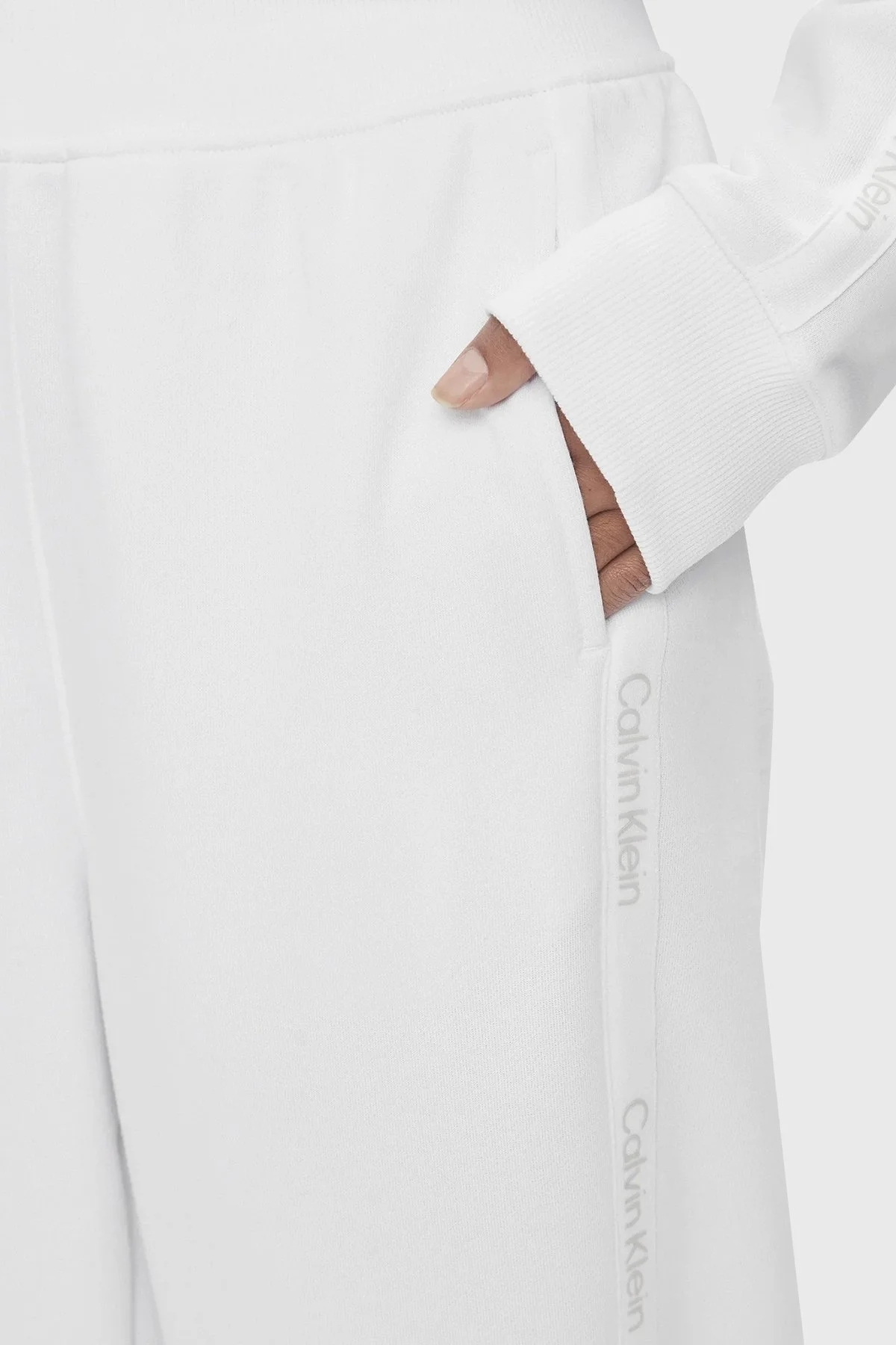 Calvin Klein Yüksek Bel Relaxed Fit Jogger 00GWS4P656YAA Bayan Pantolon 00GWS4P656 YAA BEYAZ - 4