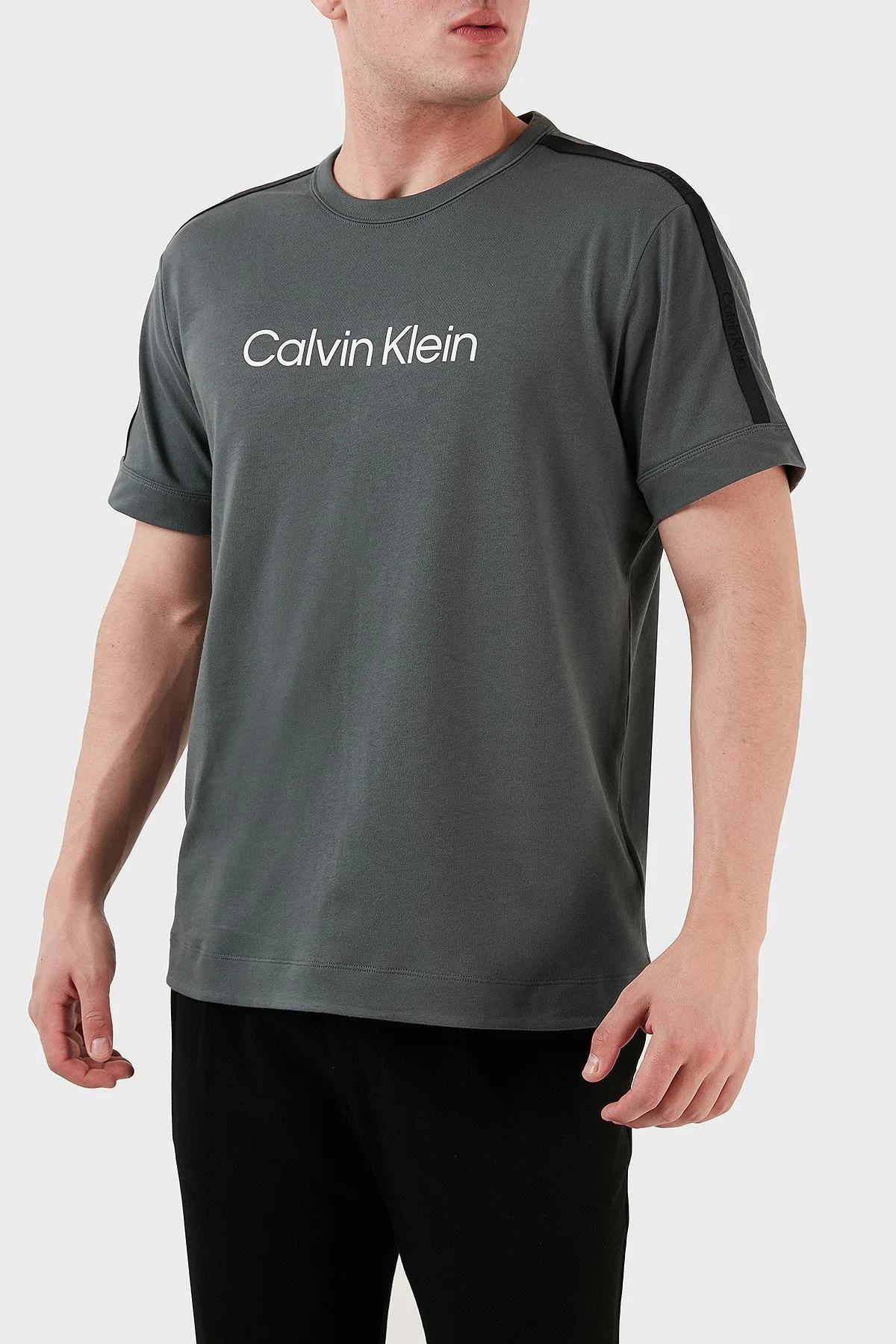 Calvin Klein Yumuşak Pamuklu Bisiklet Yaka Relaxed Fit 00GMS3K104LLZ Erkek T Shirt 00GMS3K104 LLZ GRİ - 2