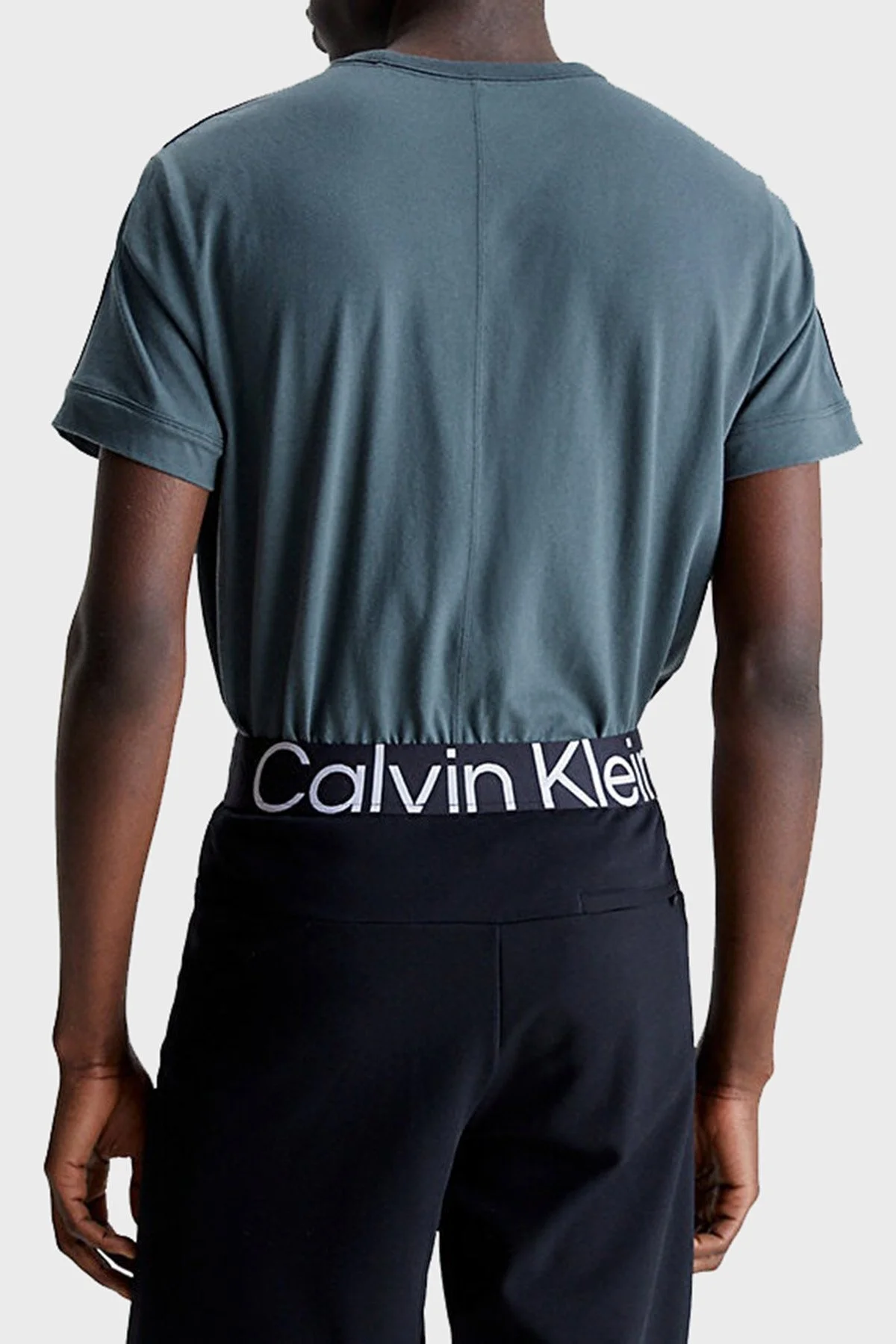 Calvin Klein Yumuşak Pamuklu Bisiklet Yaka Relaxed Fit 00GMS3K104LLZ Erkek T Shirt 00GMS3K104 LLZ GRİ - 7