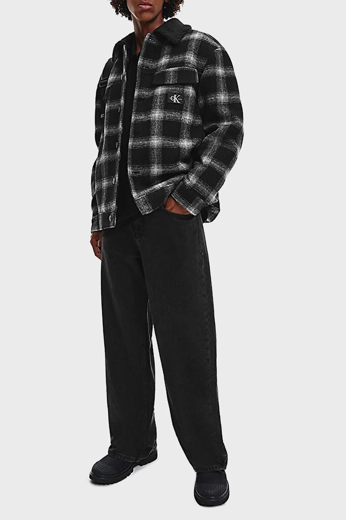 Calvin Klein Yünlü Relaxed Fit İçi Yumuşak Kürklü Erkek Mont J30J322219 BEH SİYAH - 2