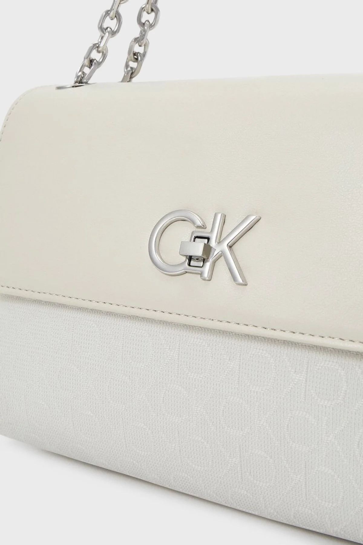 Calvin Klein Zincir Detaylı Ayarlanabilir Çapraz Askılı K60K611989PC4 Bayan Çanta K60K611989 PC4 BEJ - 6