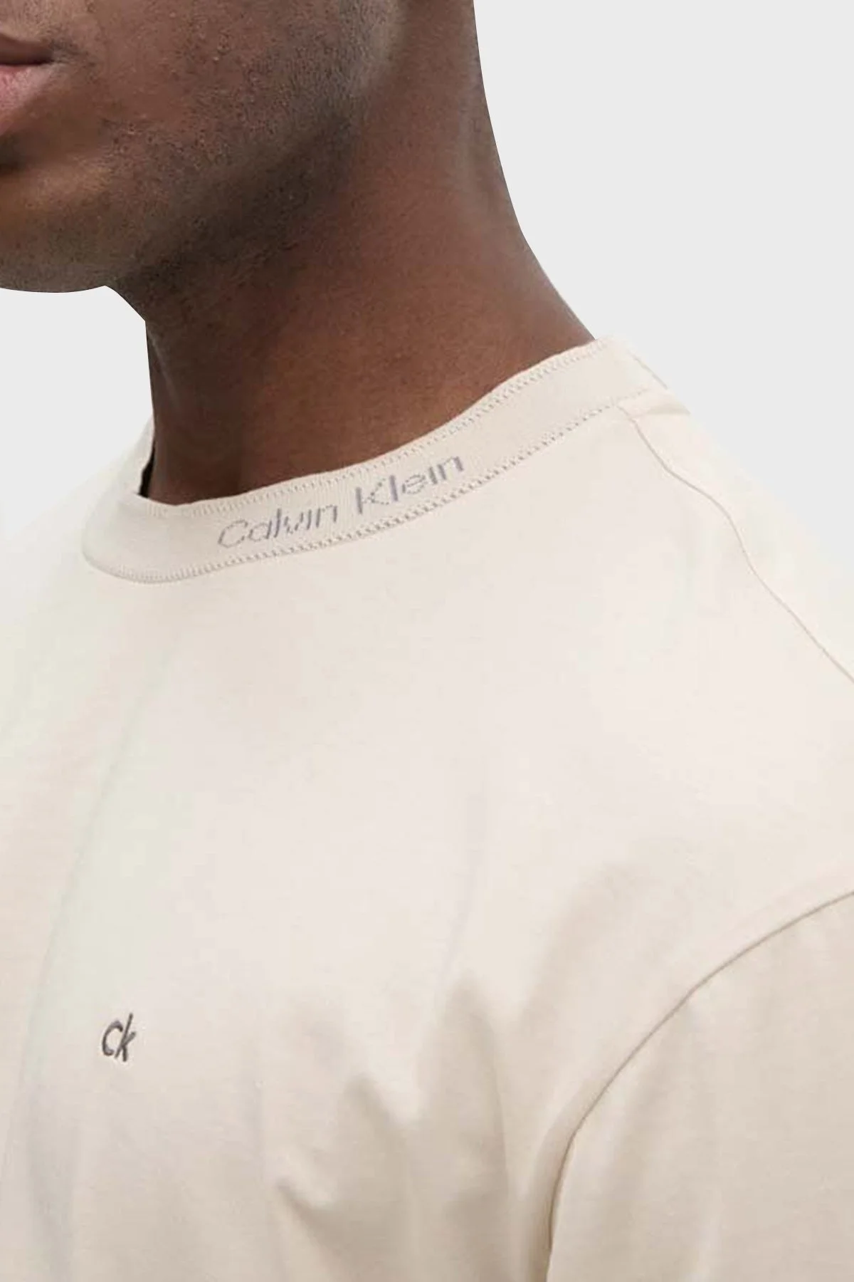 Calvin Kleinm Pamuklu Regular Fit Bisiklet Yaka K10K114091ACE Erkek T Shirt K10K114091 ACE BEJ - 7
