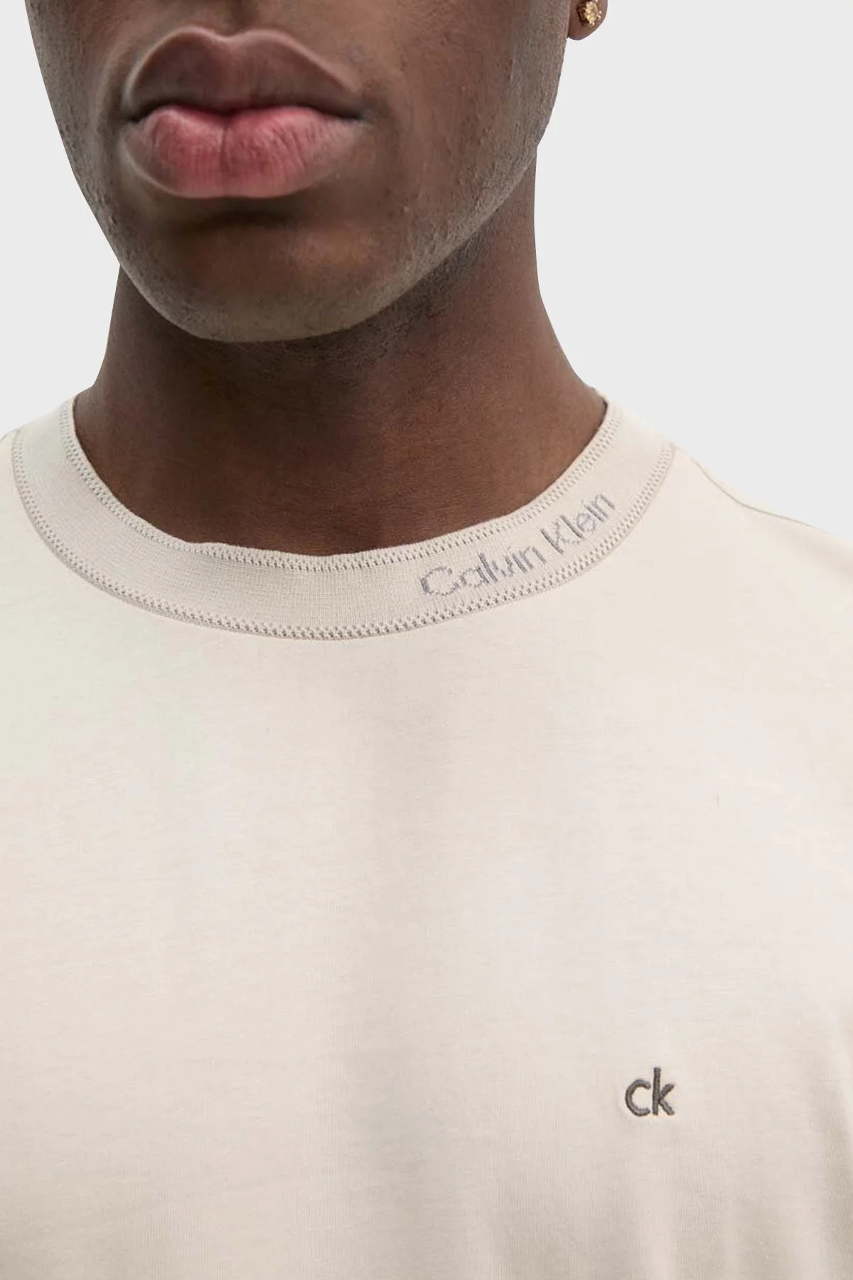 Calvin Kleinm Pamuklu Regular Fit Bisiklet Yaka K10K114091ACE Erkek T Shirt K10K114091 ACE BEJ - 8