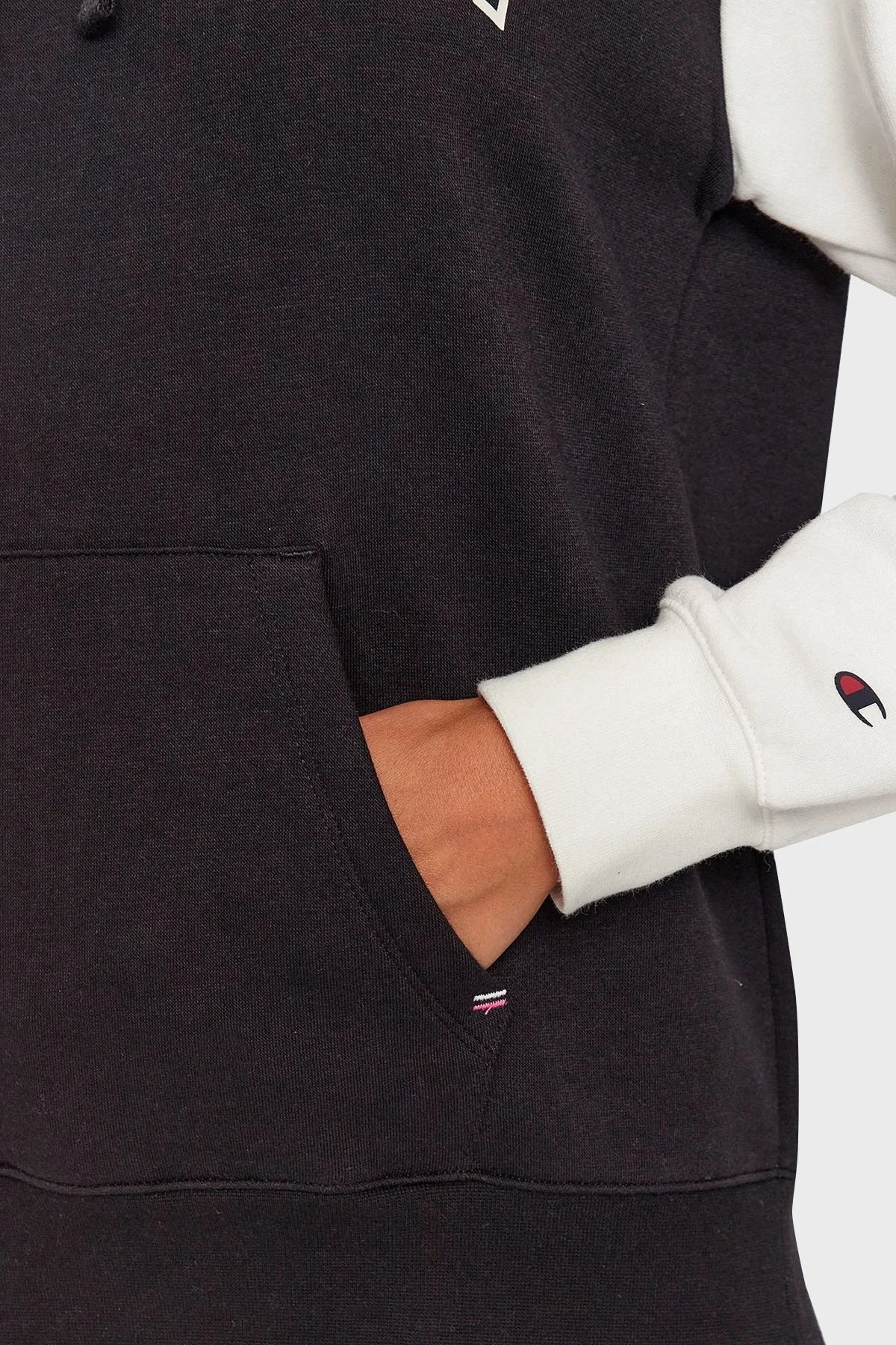 Champion Pamuklu İçi Polarlı Kapüşonlu Bayan Sweat 116742 NBK/WAY/FPL KK001 SİYAH-BEYAZ - 5