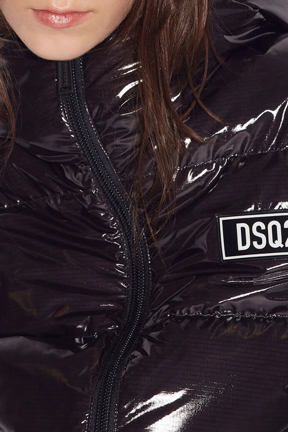 Dsquared2 Loose Fit Kuş Tüyü Dolgulu Kapüşonlu Şişme Bayan Mont S75AM0902 S54056 900 SİYAH - 4