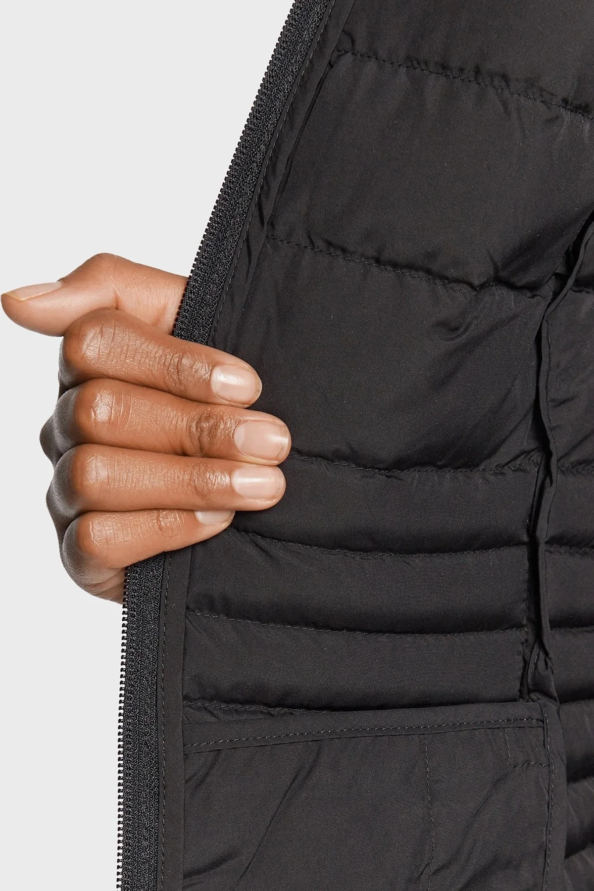 EA7 Cepli Fermuarlı Kapüşonlu Bayan Mont 8NTB23 TNF8Z 0200 SİYAH - 5