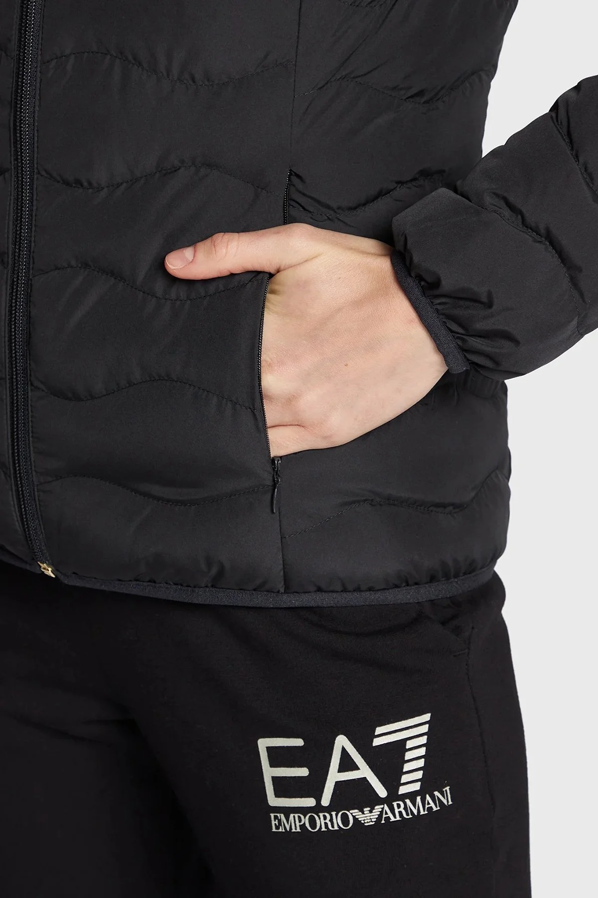 EA7 Fermuarlı Dik Yaka Kapitone Bayan Mont 8NTB21 TNF8Z 0200 SİYAH - 2