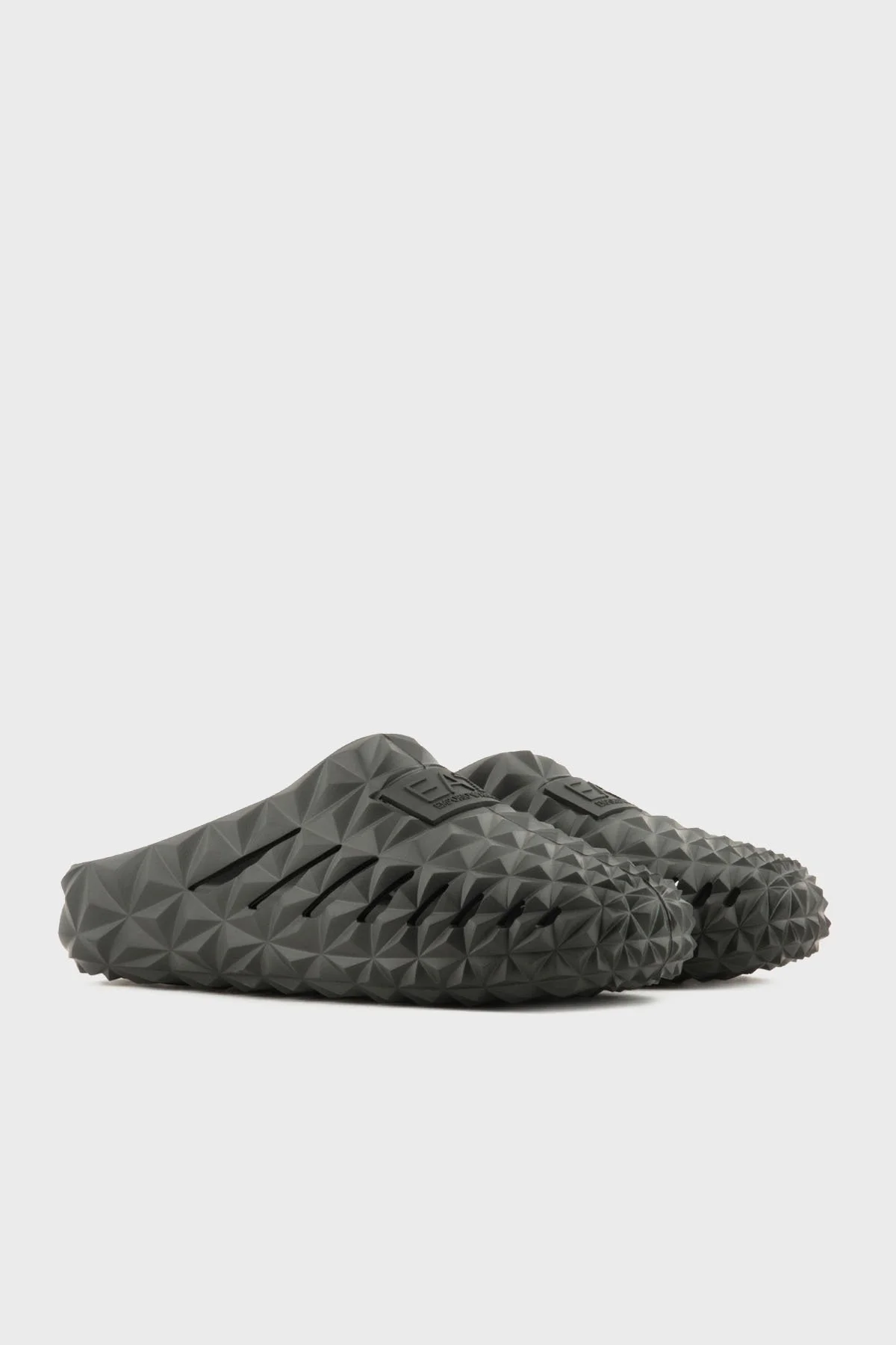 EA7 Geometrik Desenli Yuvarlak Kapalı Burun Erkek Terlik XBR001 XK385 00002 SİYAH - 2